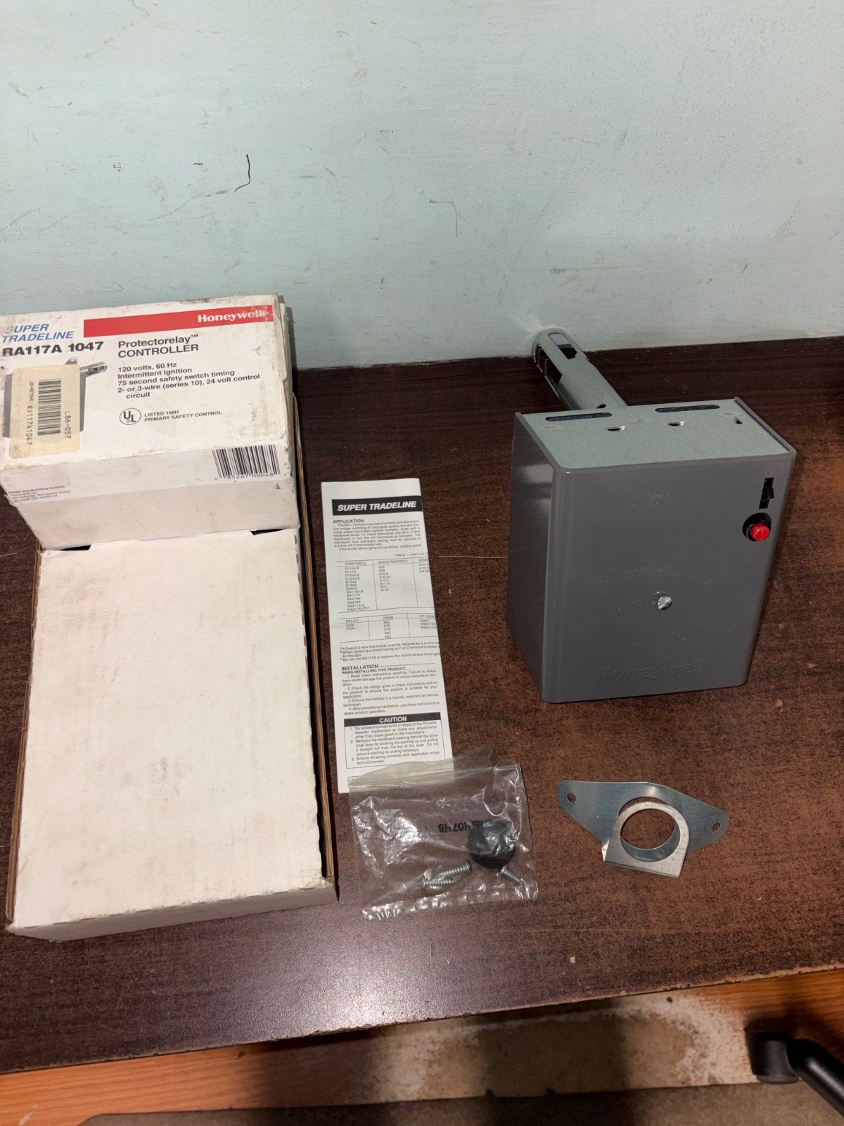 NOS HONEYWELL RA117A1047 PROTECTORELAY CONTROLLER. S5 NOS HONEYWELL RA117A1047 PROTECTORELAY CONTROLLER. S5