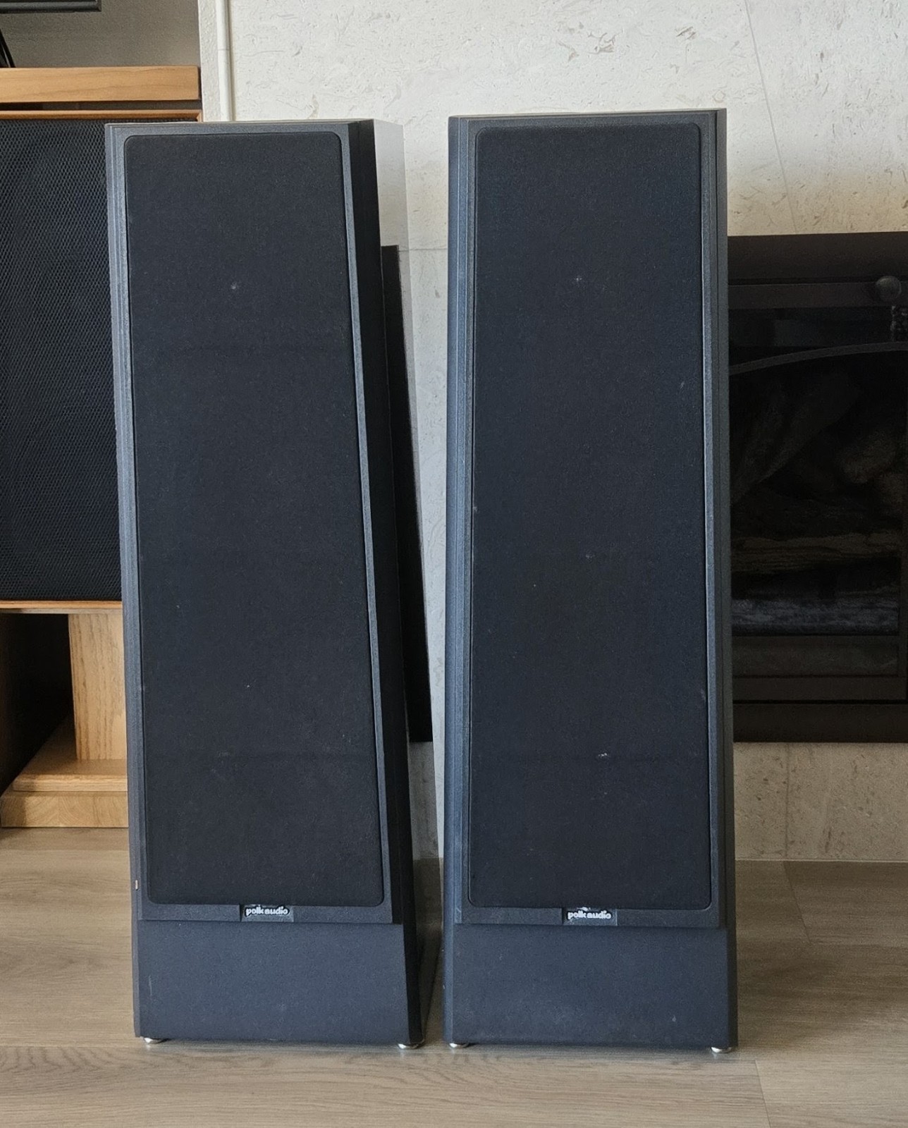 POLK AUDIO LS50 - 2 Way - 3 Driver, 8 OHM, 250 Watt  Tower Speakers Clean