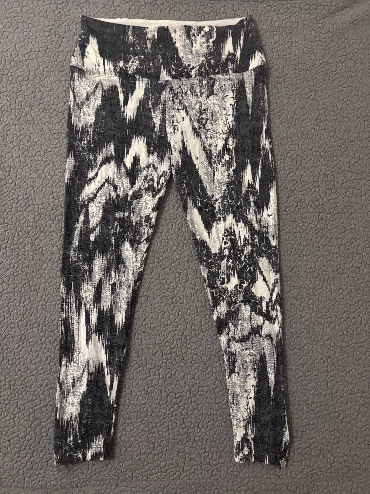 Lysse Twist Zip Ponte Leggings Women\'s Size L Black White Abstract Print 1138L Lysse Twist Zip Ponte Leggings Women\'s Size L Black White Abstract Print 1138L