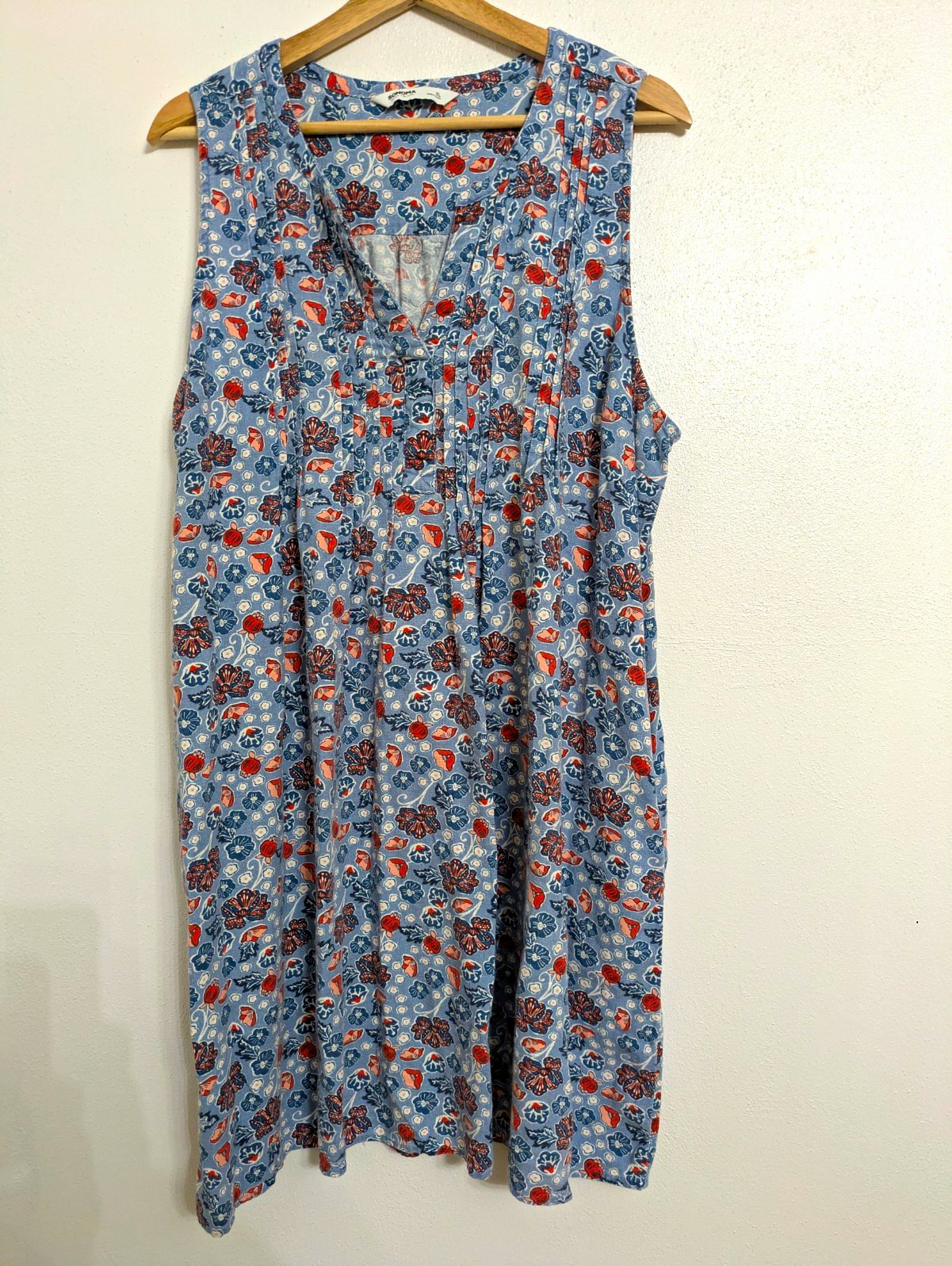 Sonoma Goods For Life Women’s XL Blue Floral V-Neck Sleeveless Blouse Sonoma Goods For Life Women’s XL Blue Floral V-Neck Sleeveless Blouse