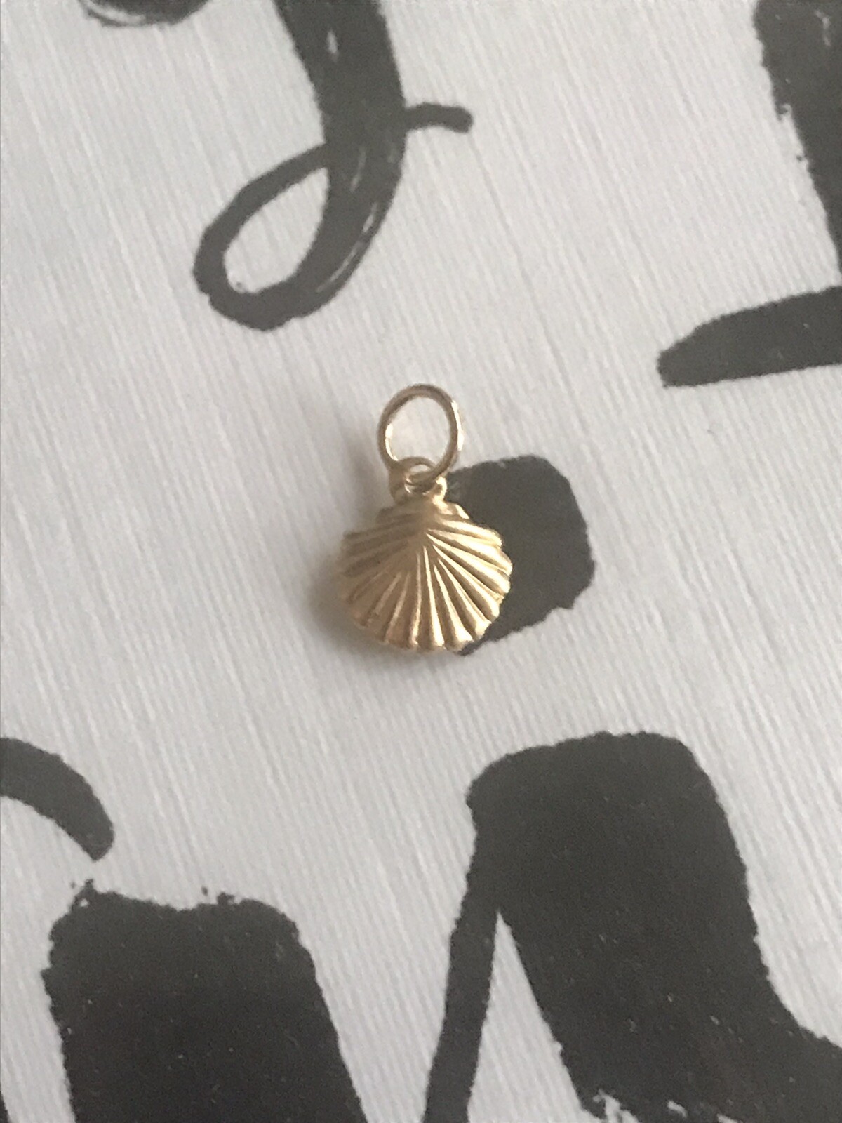 14k Solid Yellow Gold Real Gold Scallop Sea Shell Charm Pendant