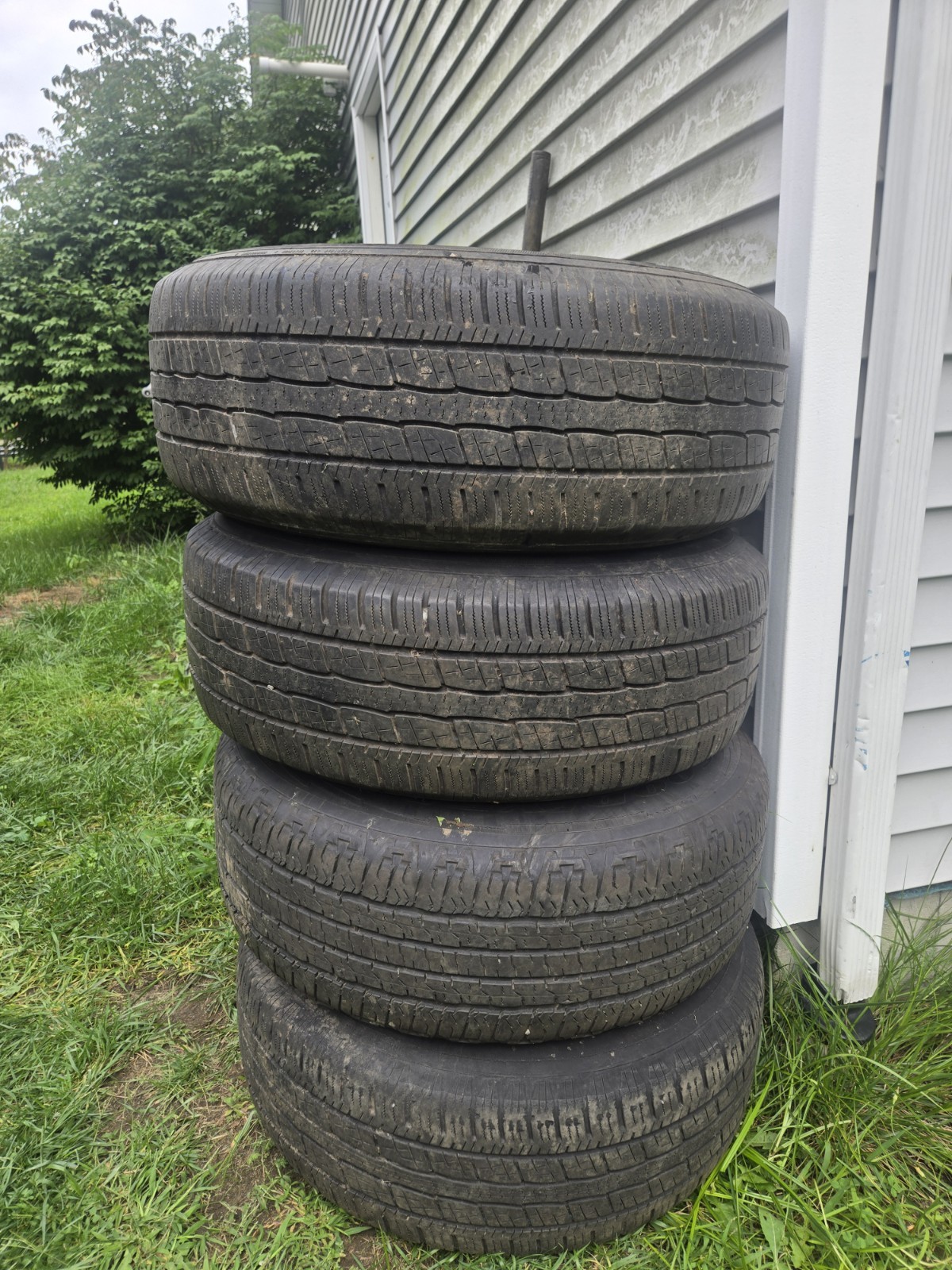 Chevy 275/65R18 Tires & Rims | Goodyear & General | 8/10 Tread | Complete Set