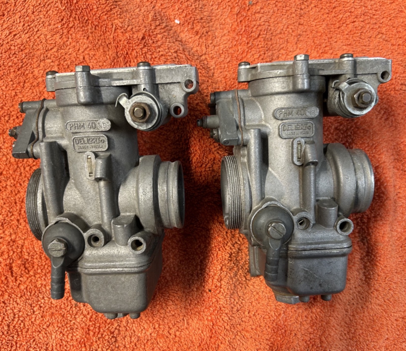 MOTO GUZZI-DUCATI DELLORTO PHM 40 NS CARBURETORS PAIR HIGH PERFORMANCE NICE