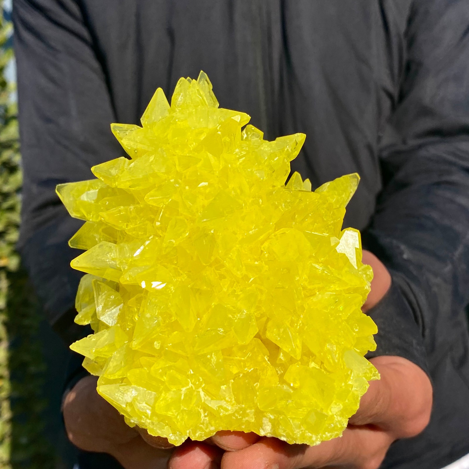 395G Rare yellow sulfur quartz crystal mineral specimen