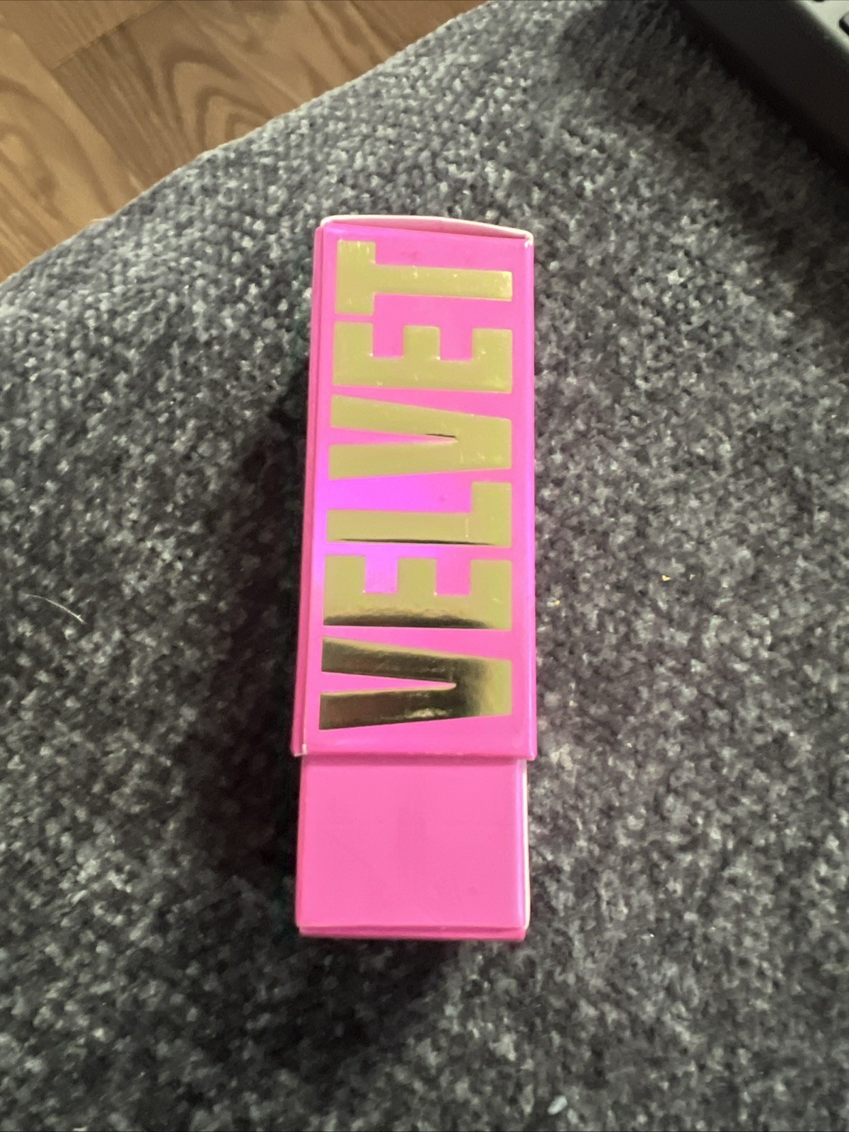 Jeffree Star Velvet Trap Lipstick communion wine 