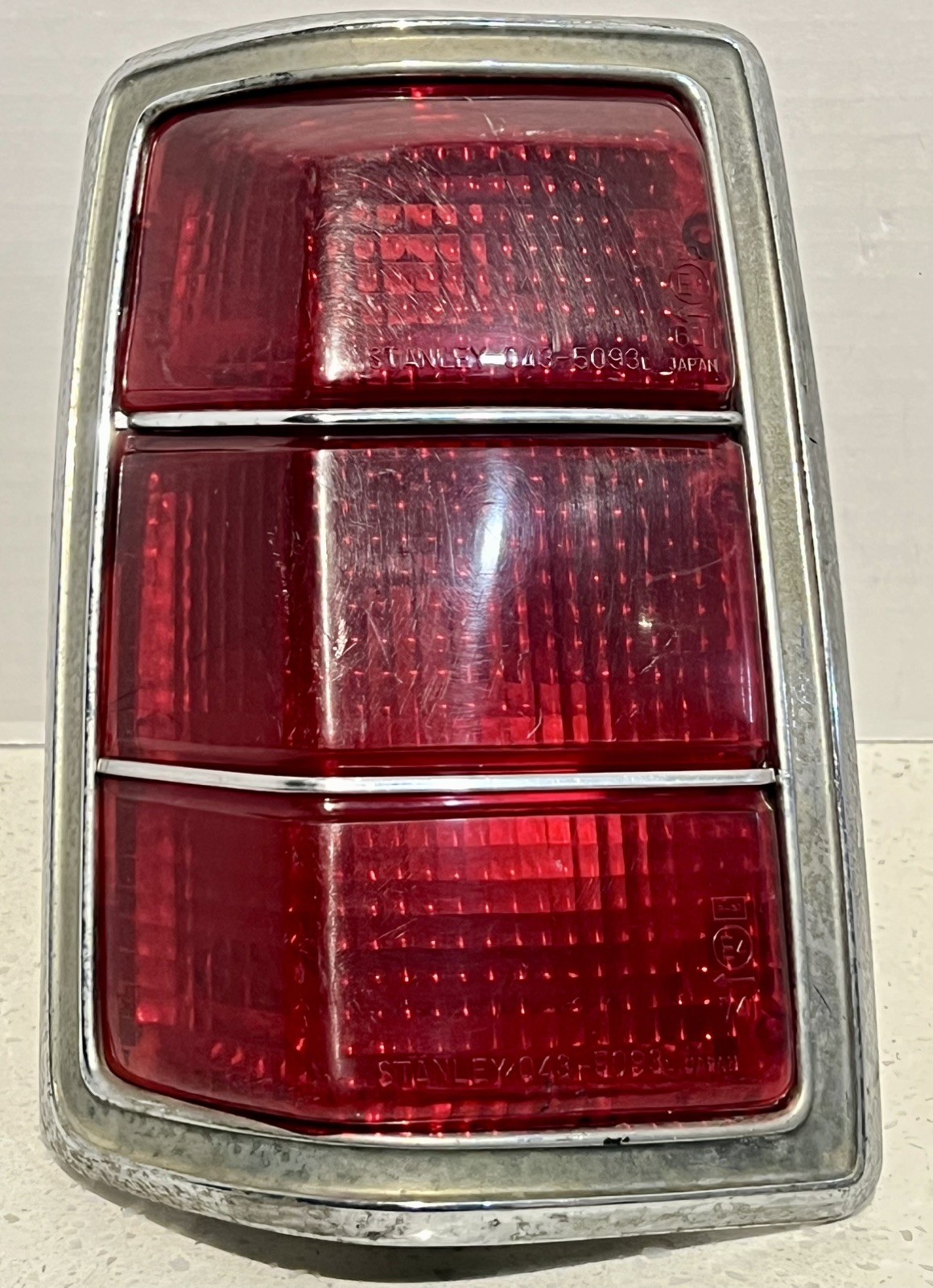OEM 1972-1976 Honda Civic Hatchback LH Tail Light OEM Stanley 043-5093L Japan OEM 1972-1976 Honda Civic Hatchback LH Tail Light OEM Stanley 043-5093L Japan
