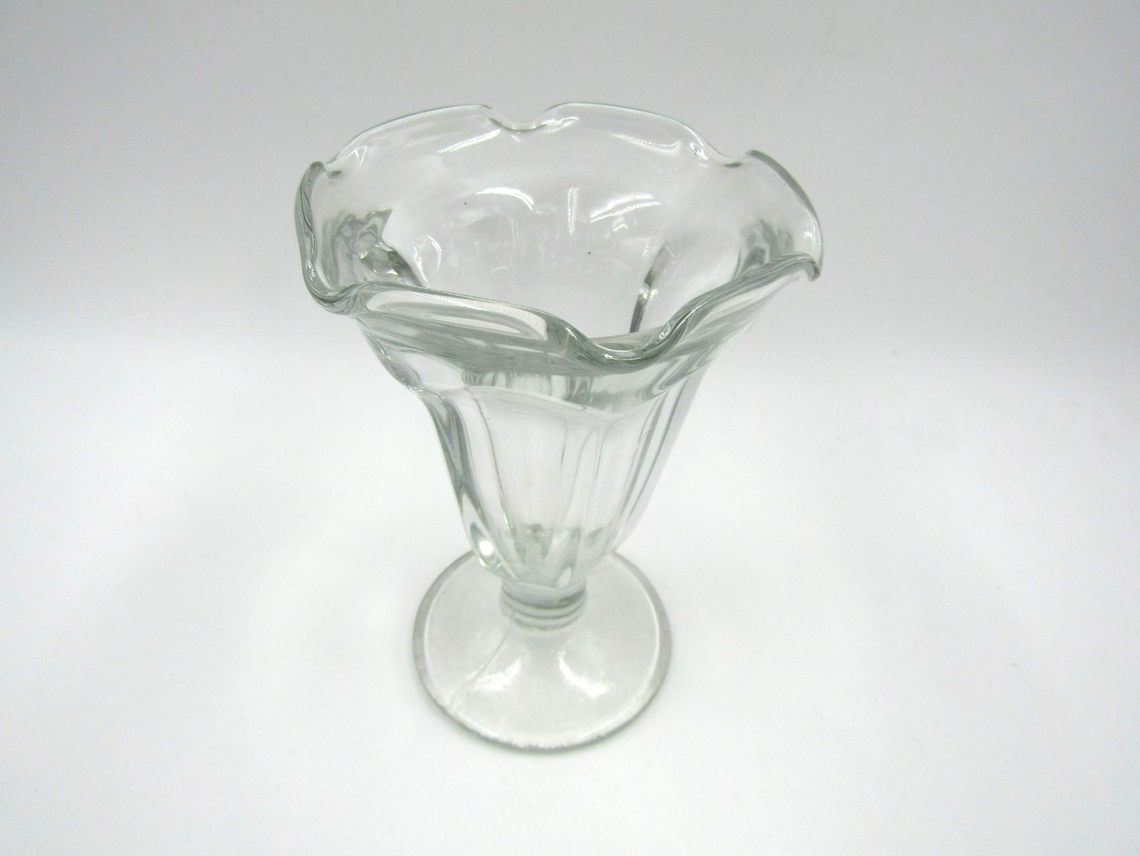 Vintage Soda Fountain Sundae Glass 5 7/8\ Vintage Soda Fountain Sundae Glass 5 7/8\