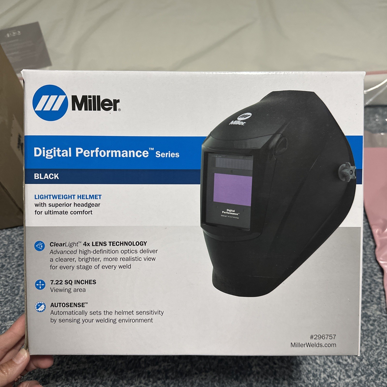 Miller Digital Performance Black Welding Helmet w/Clearlight 4X Lens (296757)