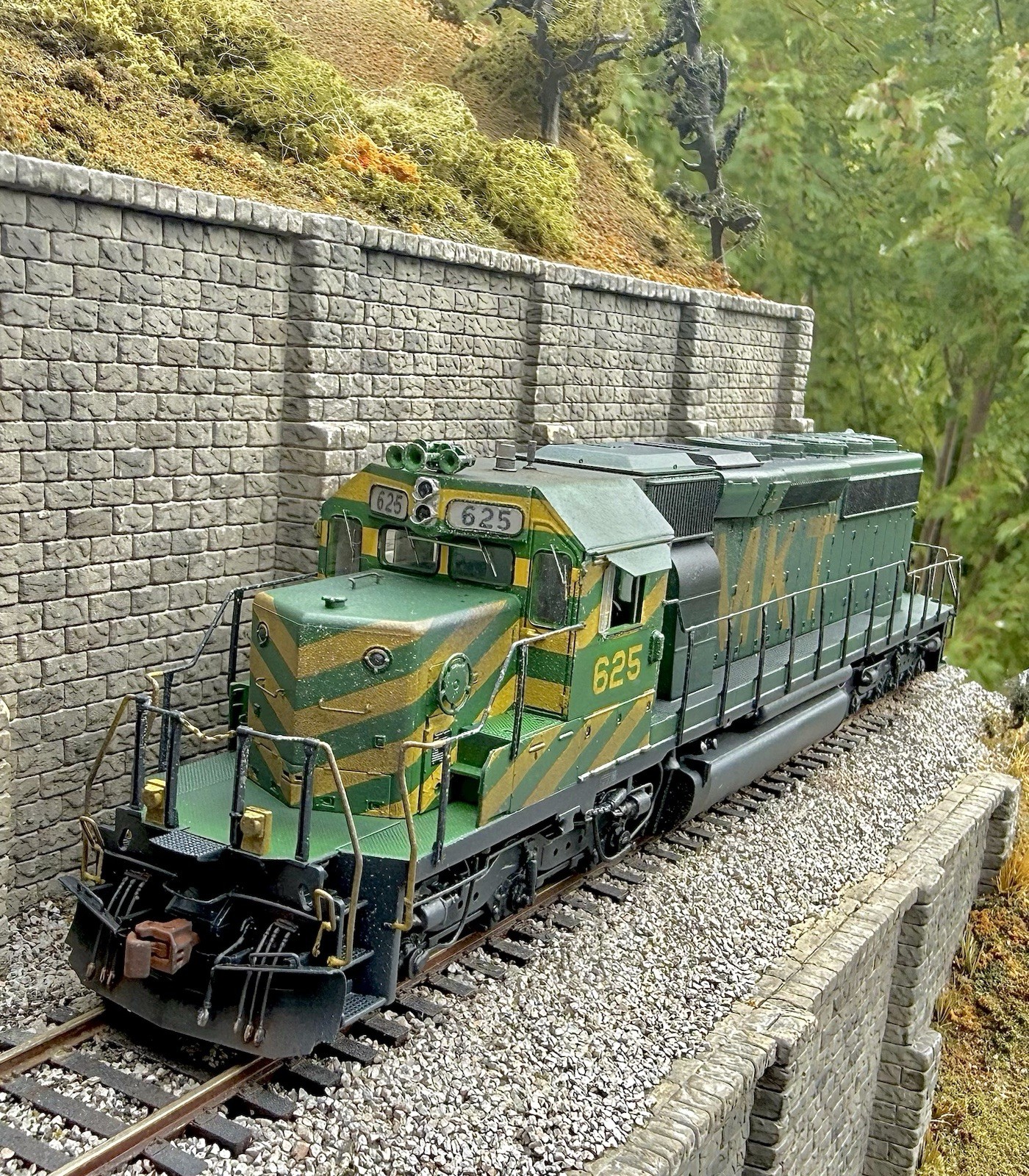 HO ScaleTrains Rivet Counter SD40-2 MKT #625 Sound/DCC /NIB/weathered HO ScaleTrains Rivet Counter SD40-2 MKT #625 Sound/DCC /NIB/weathered