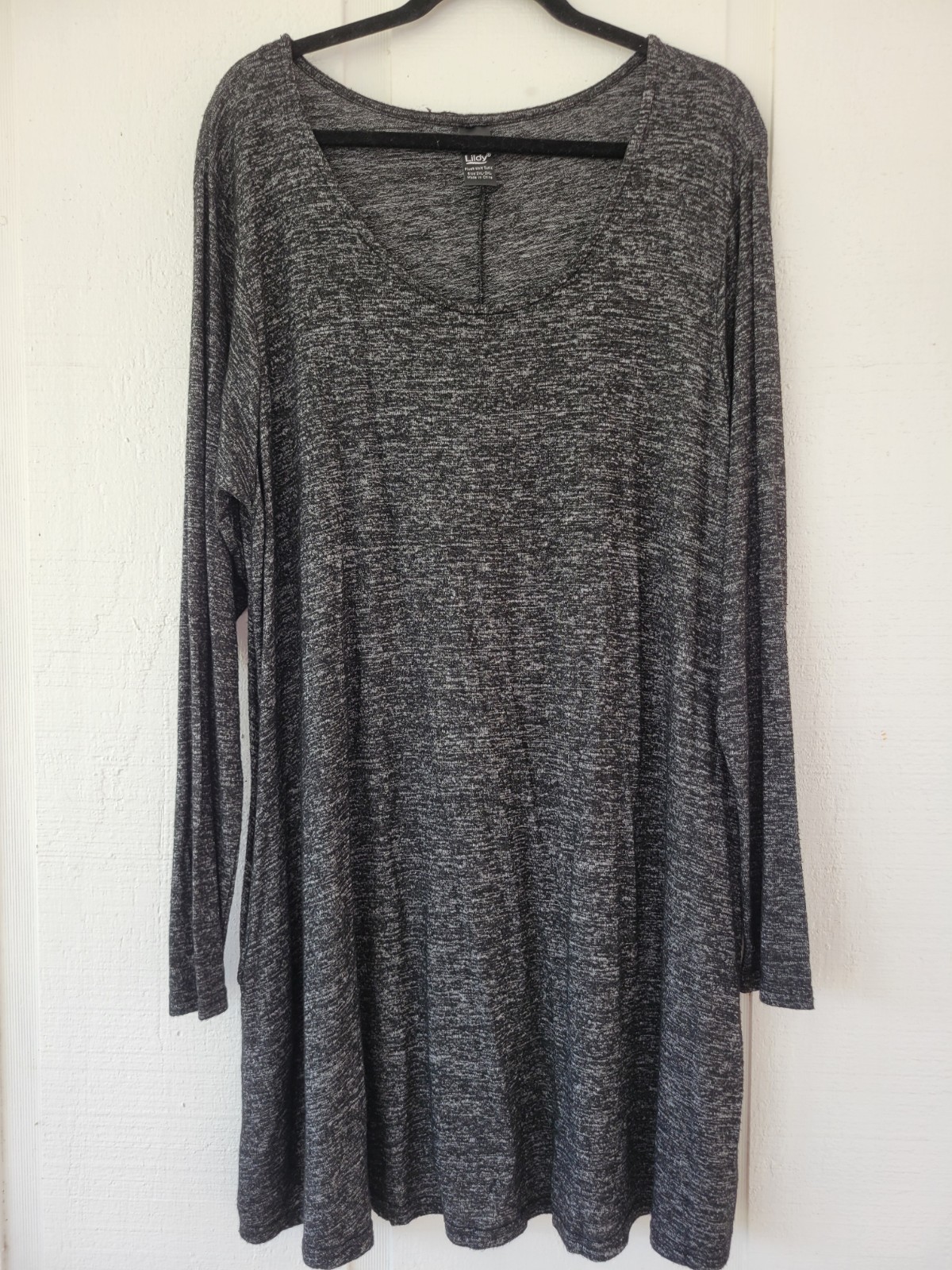 Lildy Women\'s Plus Size 2XL 3XL Plush Knit Gray Tunic Top Pockets Swing Blouse