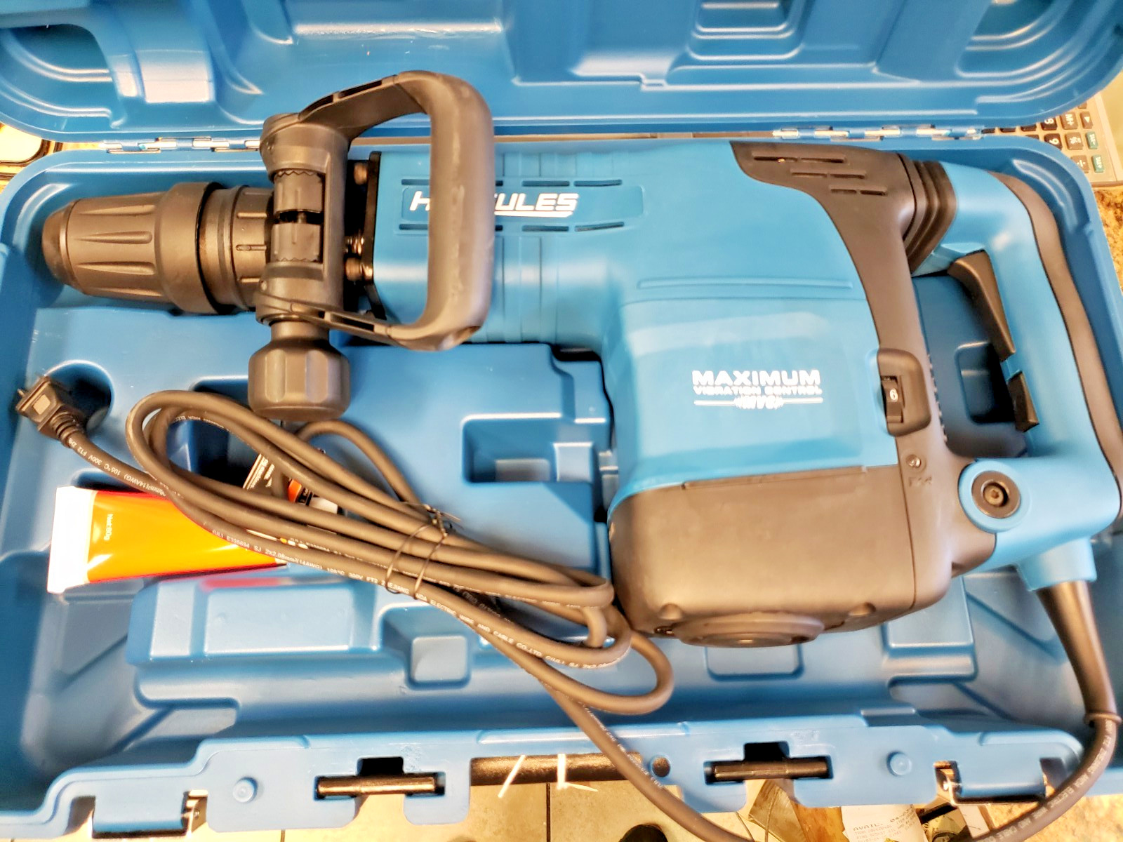 HERCULES SDS Max-Type Demolition Hammer - Model: HE36 14.5 Amp 1900 Bpm