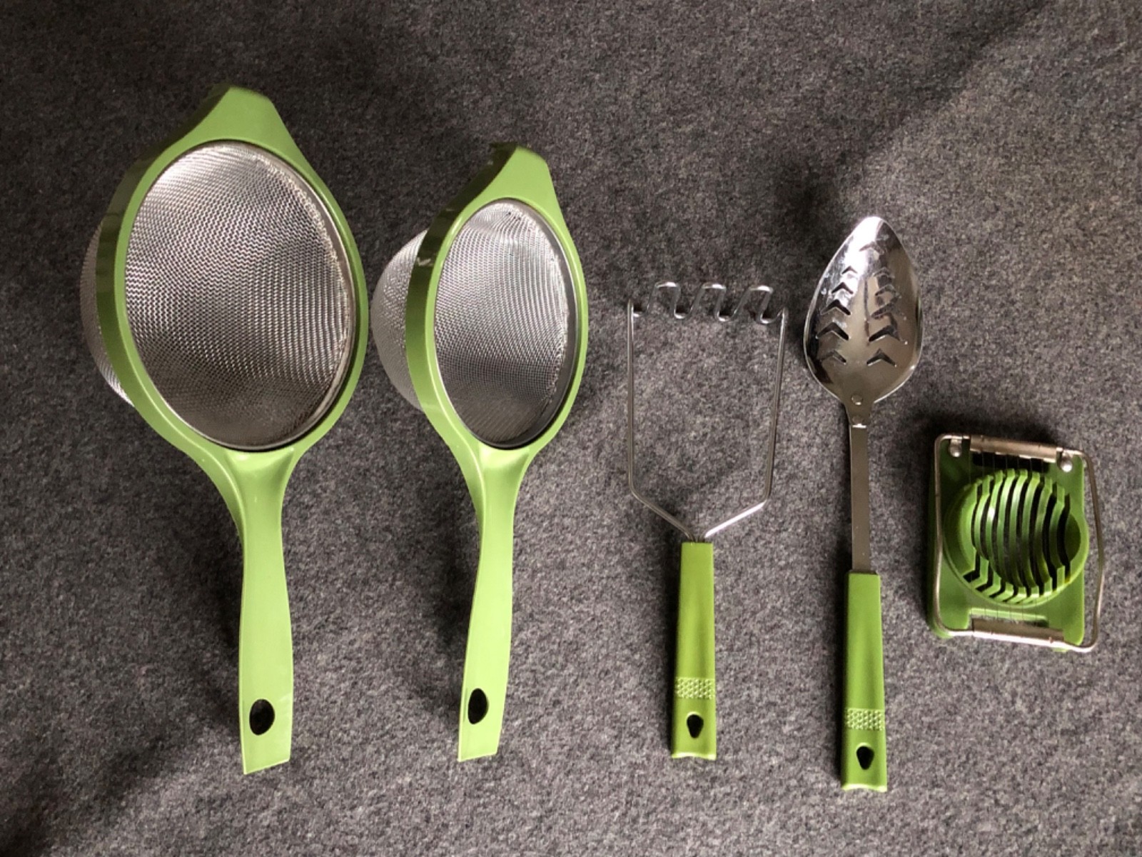 Vintage Avocado Green Kitchen Utensils Set 5 Pc Spoon Strainer MCM Vintage Avocado Green Kitchen Utensils Set 5 Pc Spoon Strainer MCM