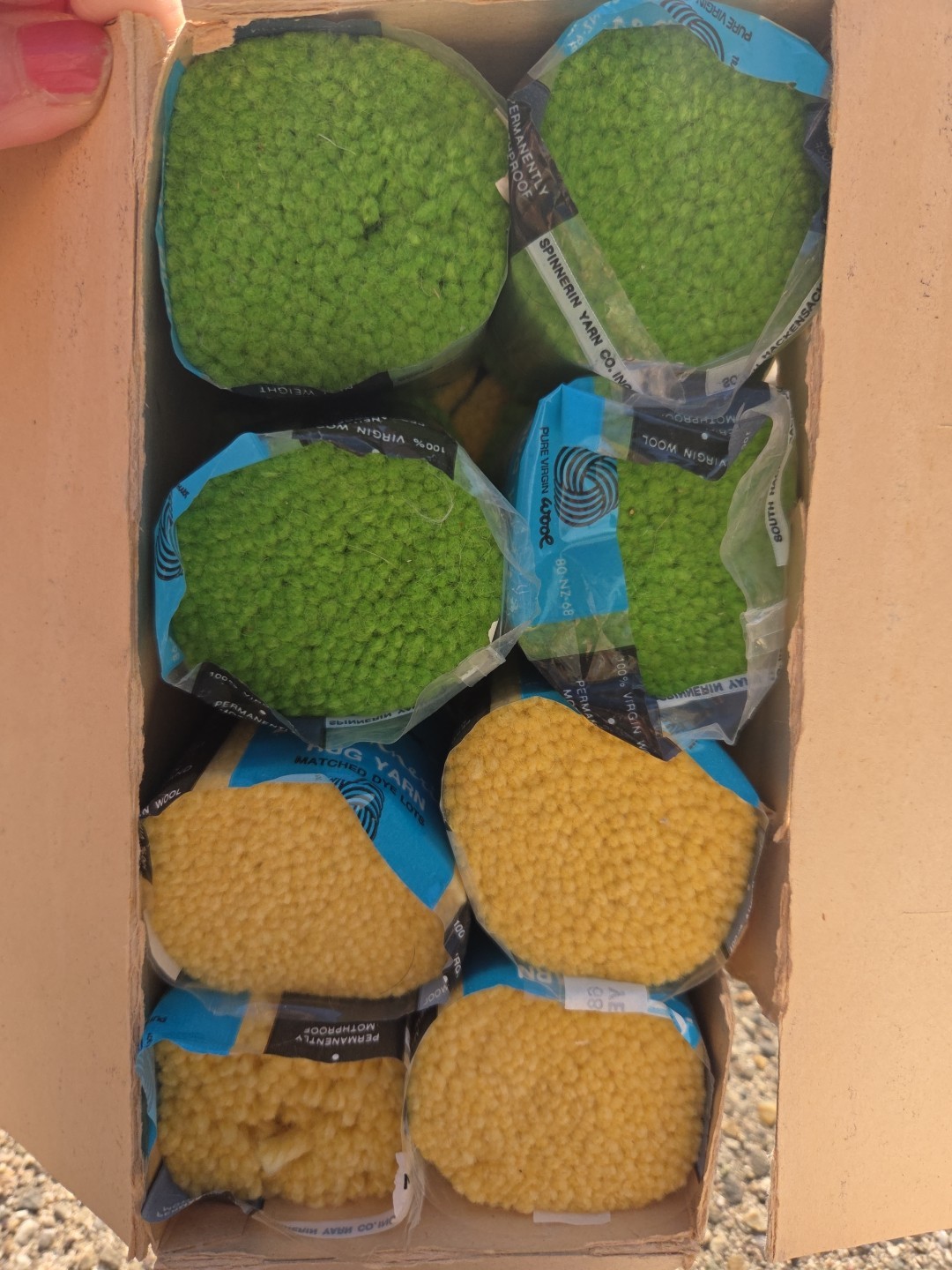 Spinnerin Box Wool Rug Lime Green 6827 Lt. Yellow 6804 100% Wool Pre Cut Vtg Spinnerin Box Wool Rug Lime Green 6827 Lt. Yellow 6804 100% Wool Pre Cut Vtg
