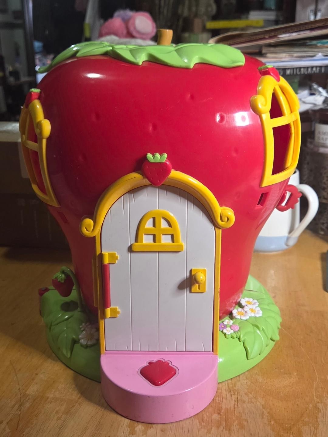 Vintage 2003 Strawberry Shortcake Berry Sweet Home House Playset Bandai + Access