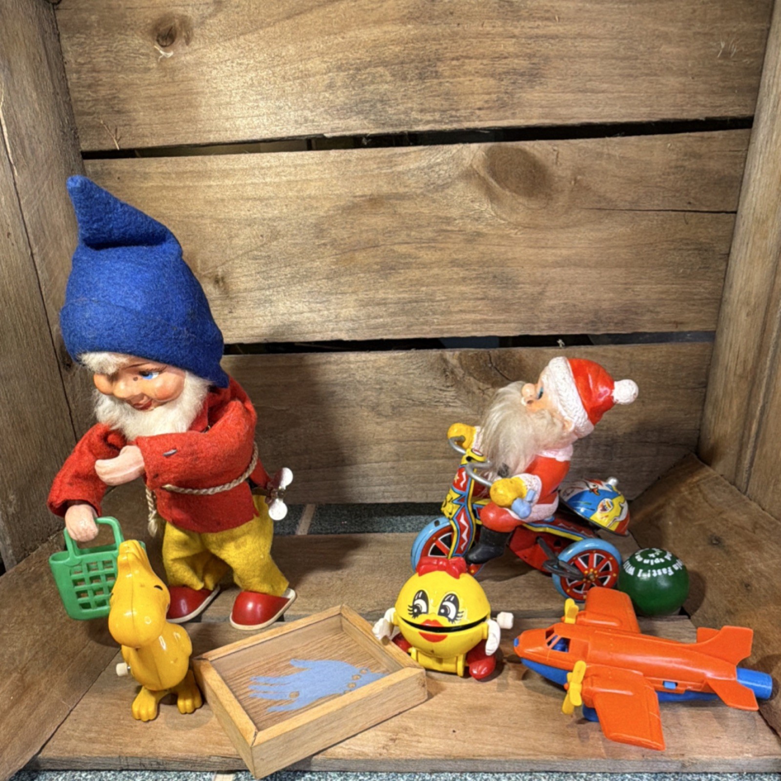 Vtg 7pc Toy Lot: Max Carl Gnome, Suzuki Santa, Tomy Ms Pac-Man, Woodstock