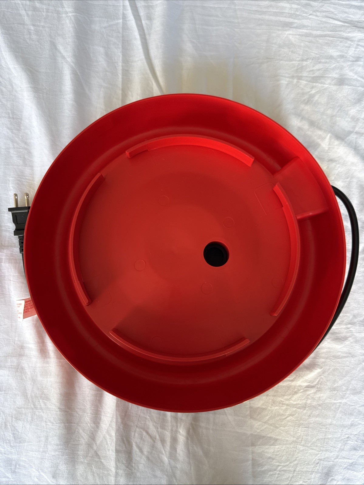 Farm Innovators 100-Watt Heated Hanging Poultry Fountain for All Seasons BASE