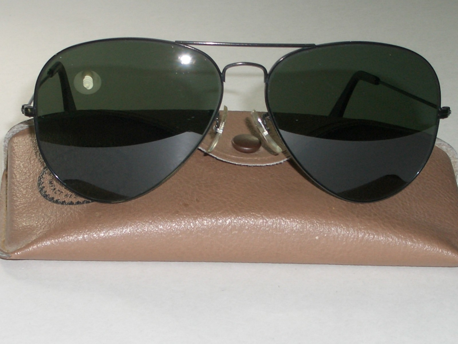 CIRCA 1970\'s 62[]14mm VINTAGE B&L RAY BAN L2821 BLACK G15 UV AVIATOR SUNGLASSES 