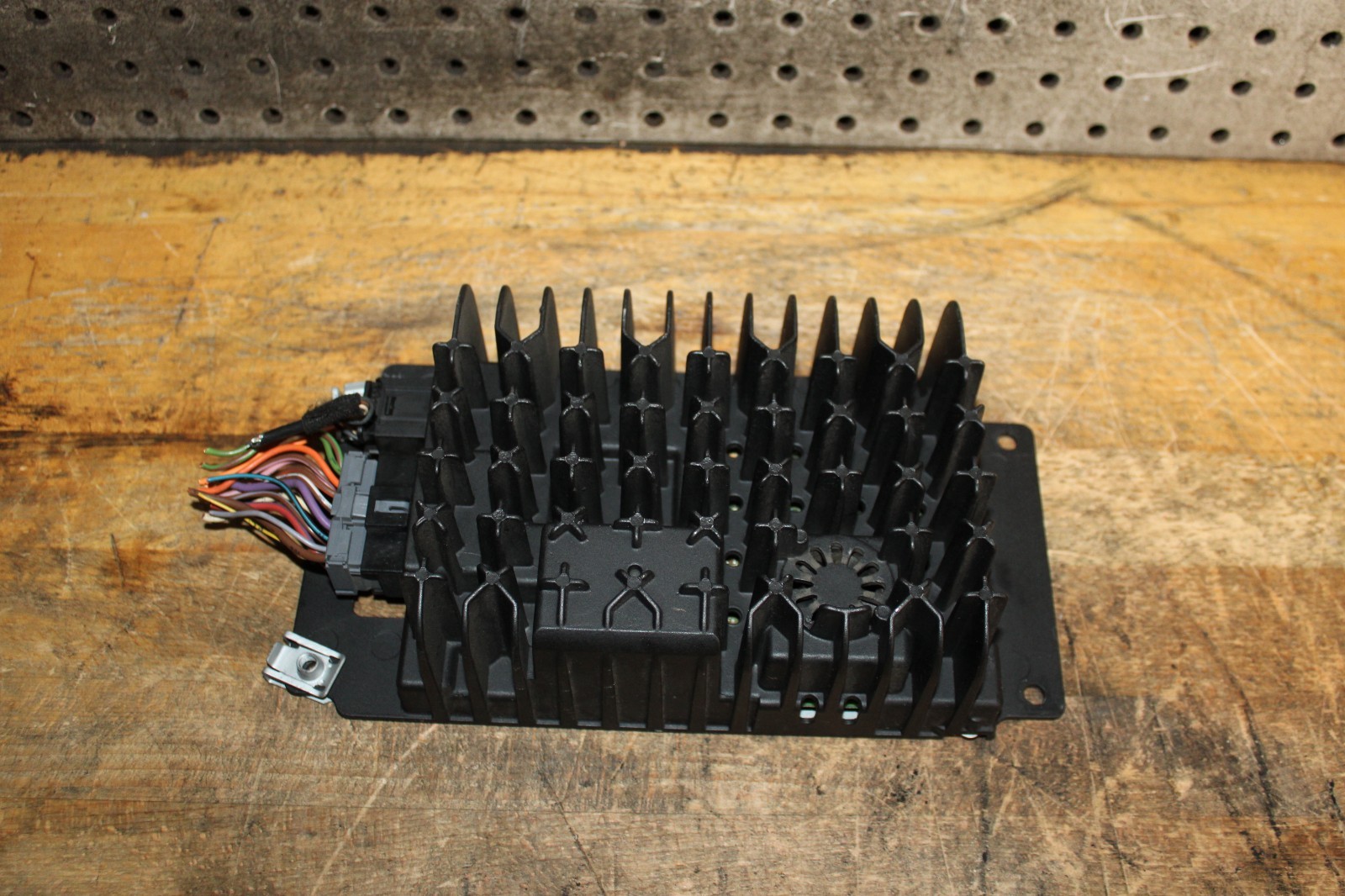 05-09 Mercedes W209 CLK350 Audio Amplifier AMP Bose Amplifier 1698208089