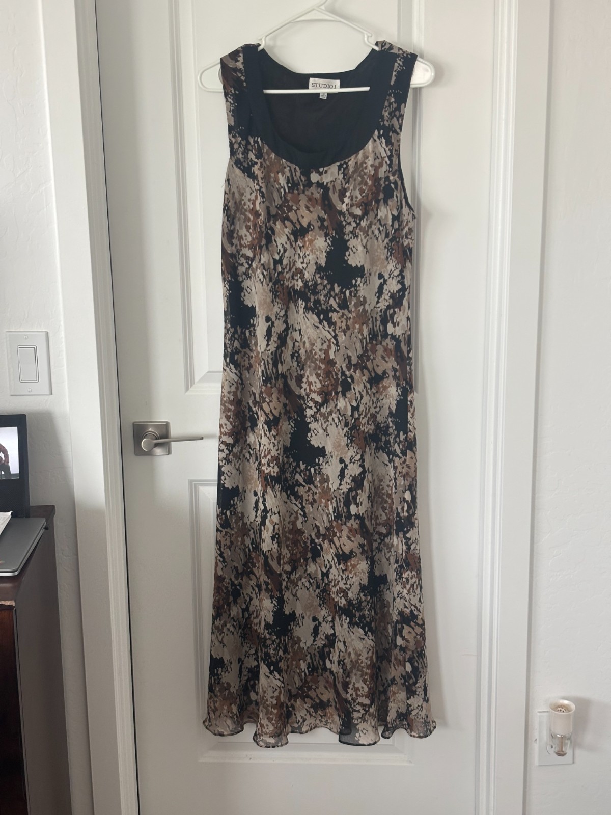 Studio I Women\'s Maxi Dress Sleeveless Black Brown Abstract Floral Print Sheer