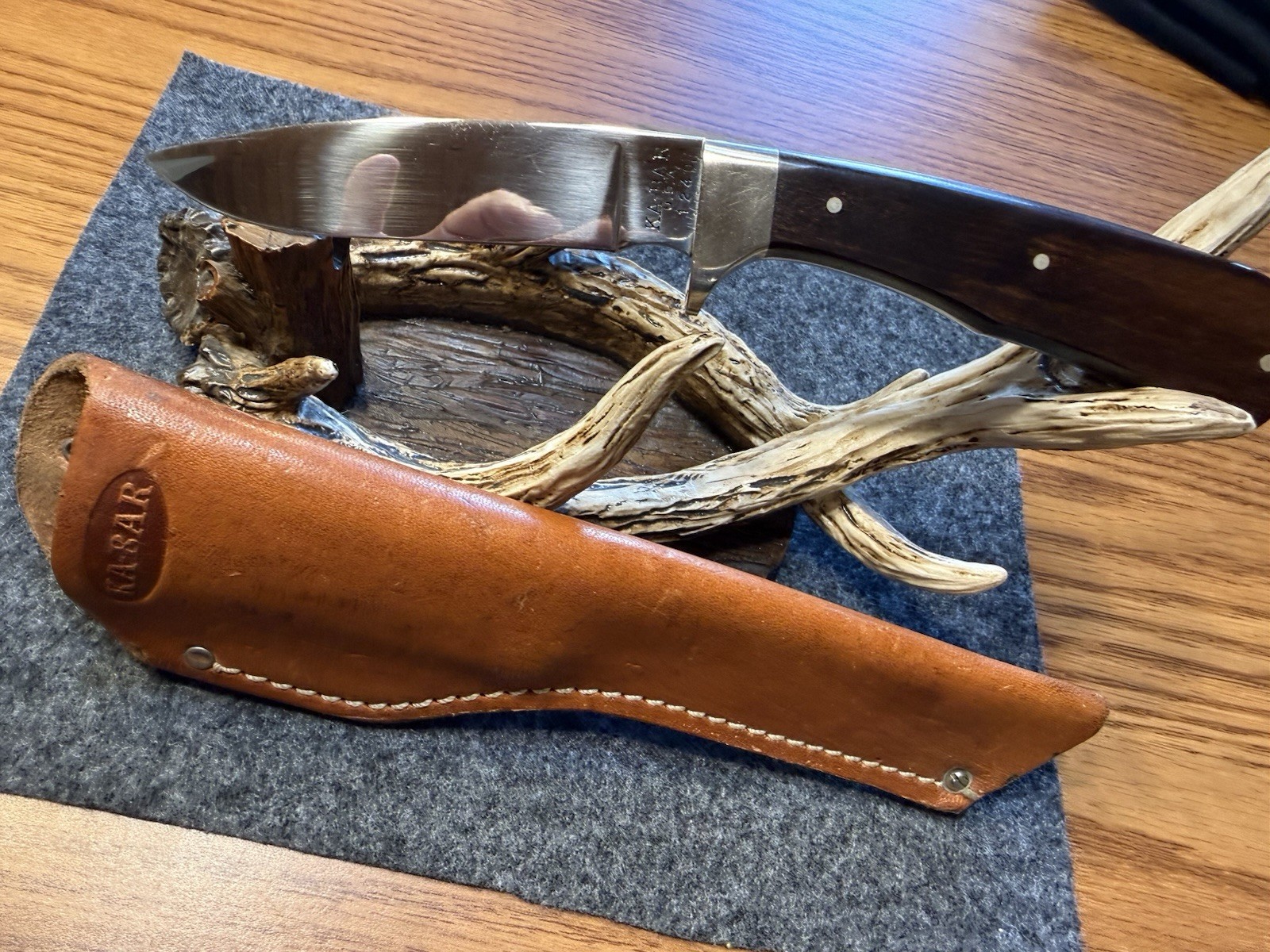 Vintage Ka-Bar USA 1240 Fixed Blade Hunting Knife with Leather Sheath Nice Cond Vintage Ka-Bar USA 1240 Fixed Blade Hunting Knife with Leather Sheath Nice Cond