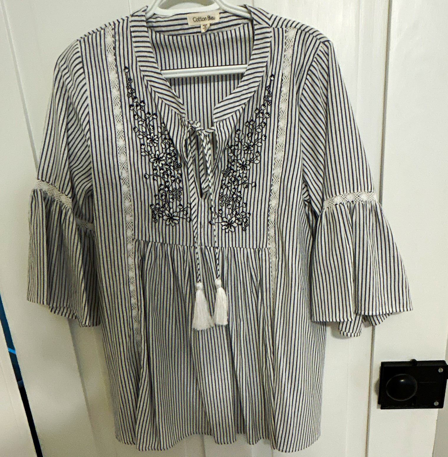 Cotton Bleu Women’s M Blue/White Striped V-Neck Tunic Blouse Tie Tassel Cotton Bleu Women’s M Blue/White Striped V-Neck Tunic Blouse Tie Tassel