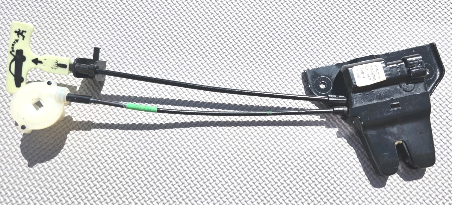 2000-2005 Buick Lesabre Trunk Latch