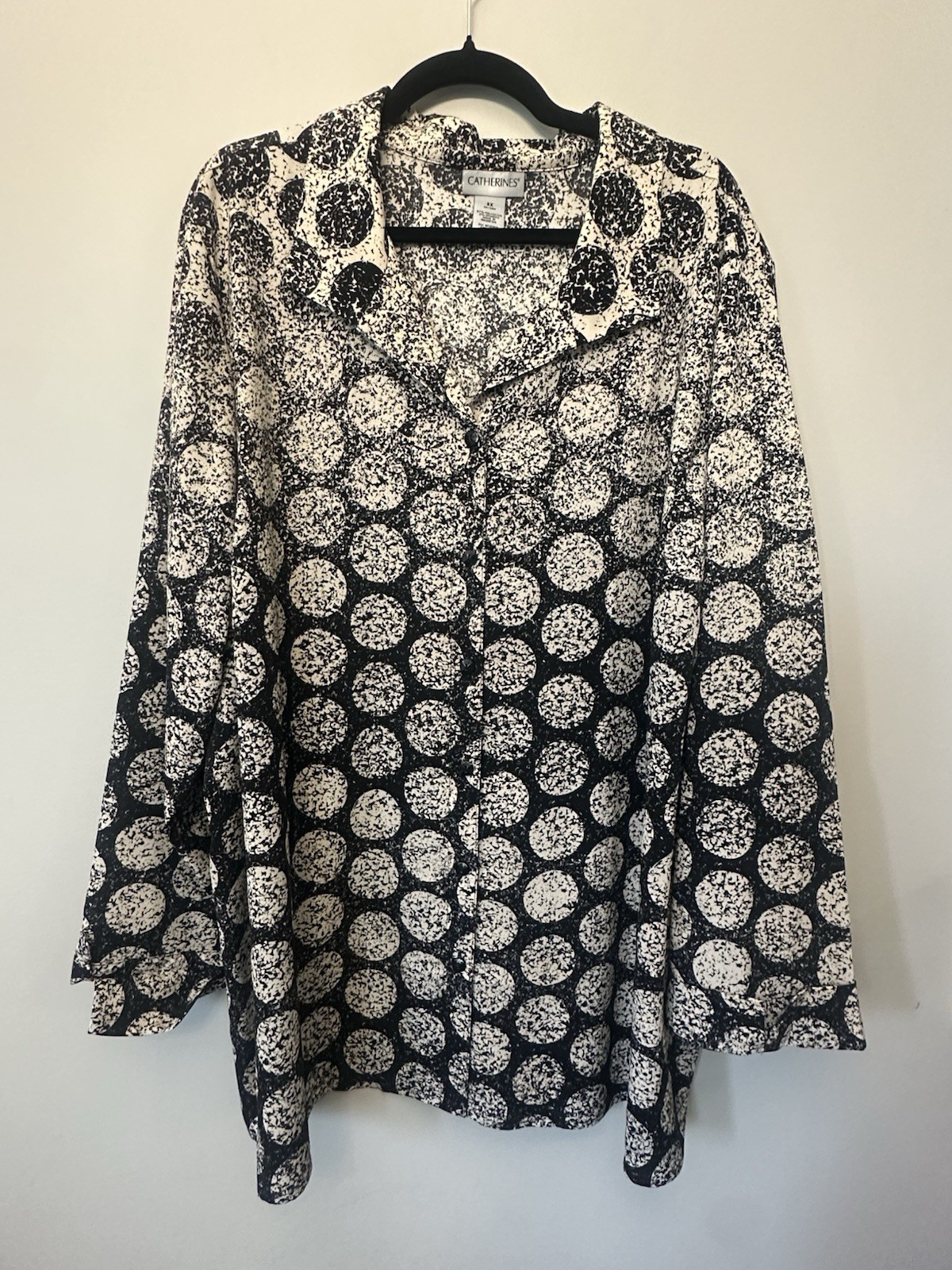 Catherines black and white geometric print button-up tunic Lightweight Catherines black and white geometric print button-up tunic Lightweight