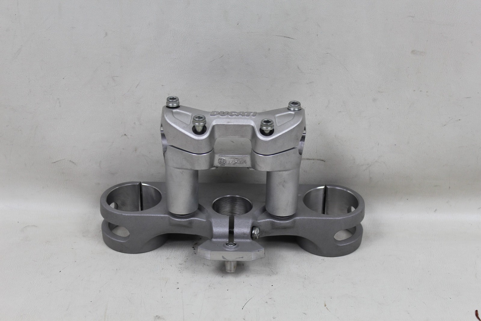 Ducati Multistrada 1200 DVT 15-16 Upper Triple Tree Clamp Steering Head Clamps