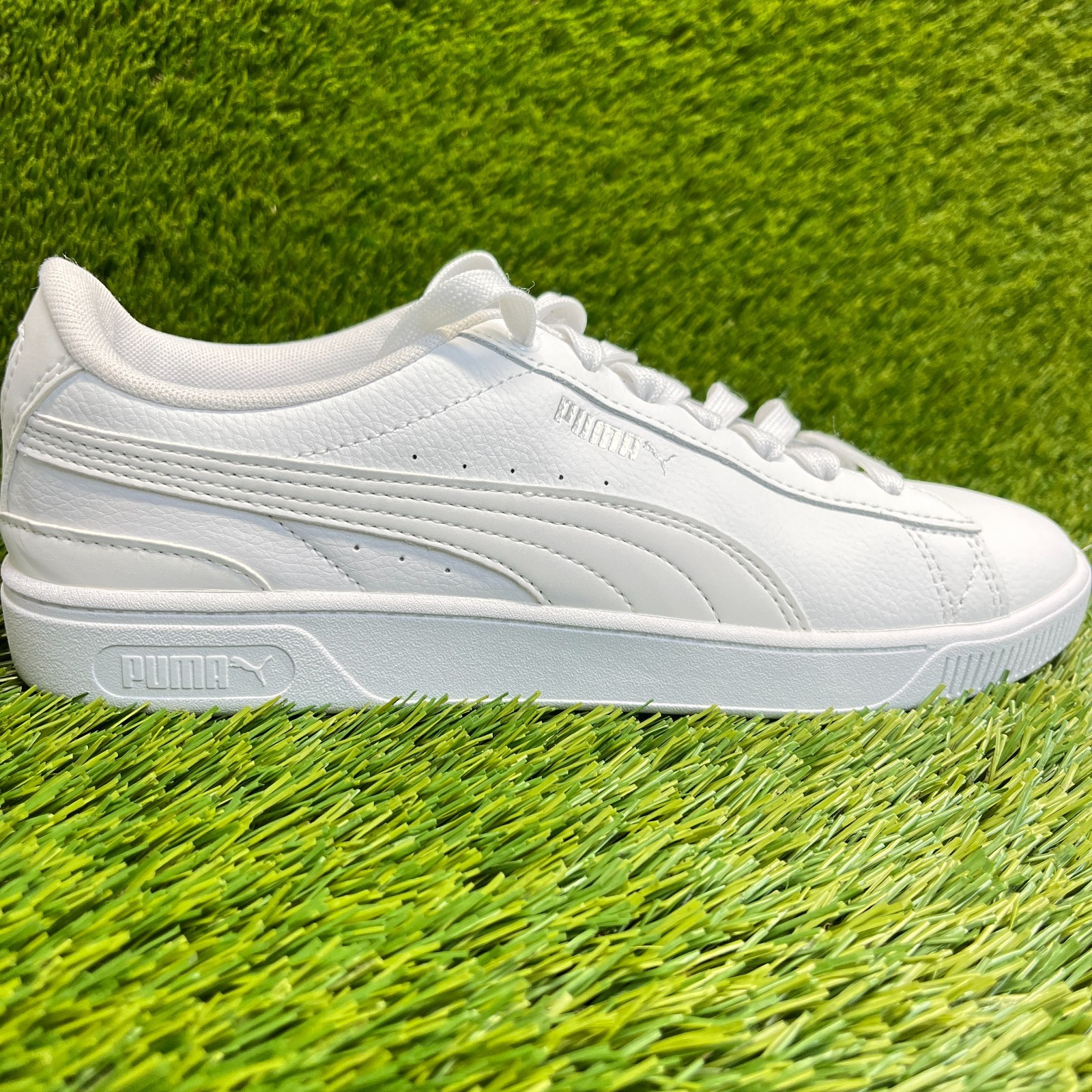 Puma Vikky V3 Womens Size 8.5 Triple White Athletic Lifestyle Shoes Sneakers