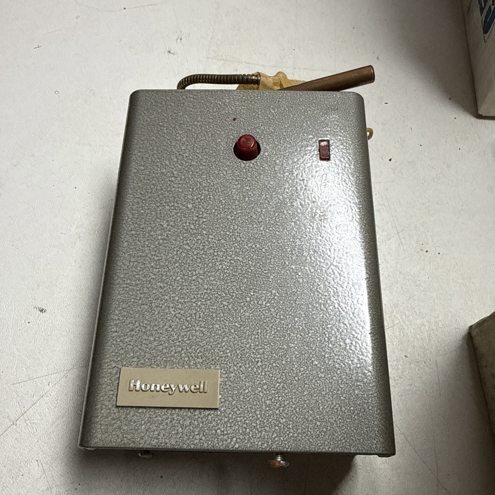 Sid Harvey\'s Honeywell Combination Control R8182H New In Box