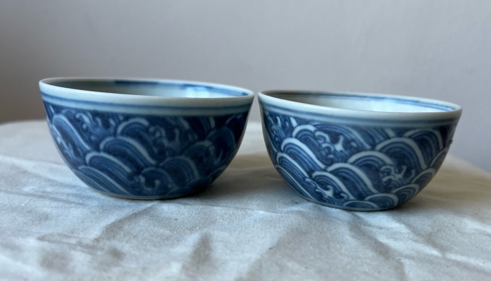 pair of chinese antique porcelain cup.  Ming Xuande, Dia 3 1/8 inches