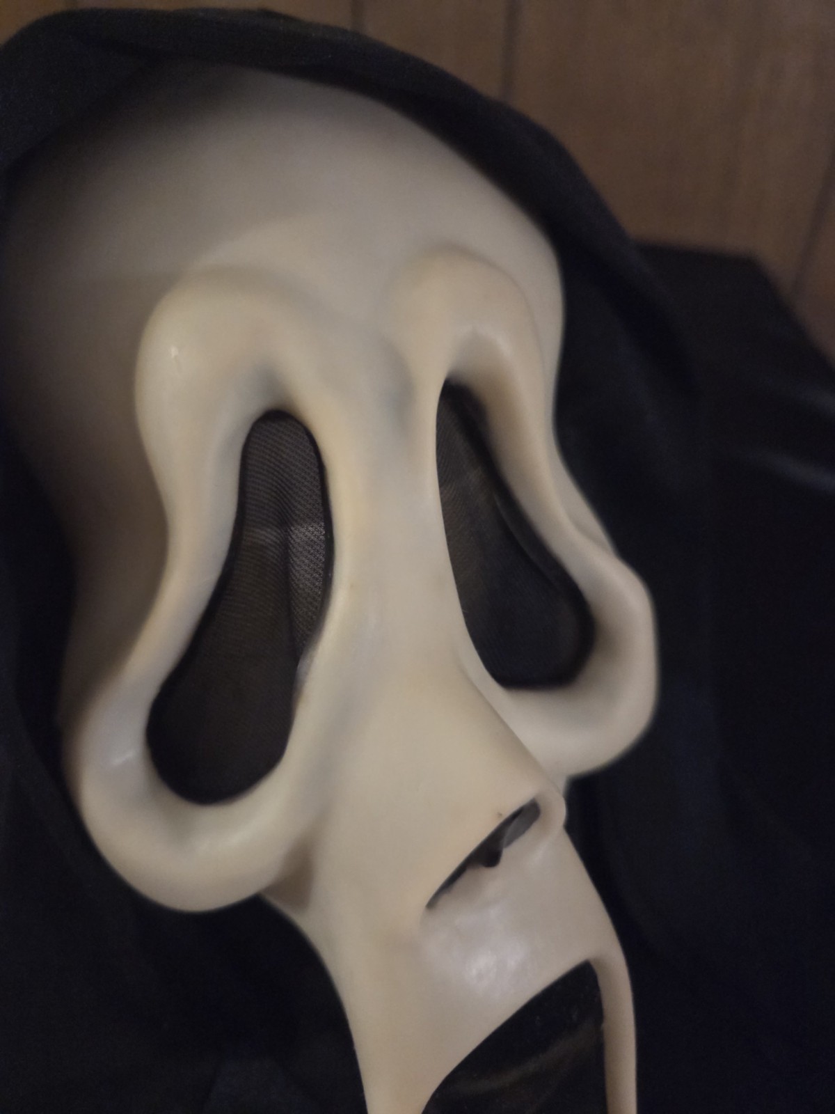 Vintage 1996 Gen 1 Fun World Easter Unlimited Scream Ghost Face Mask Great con.