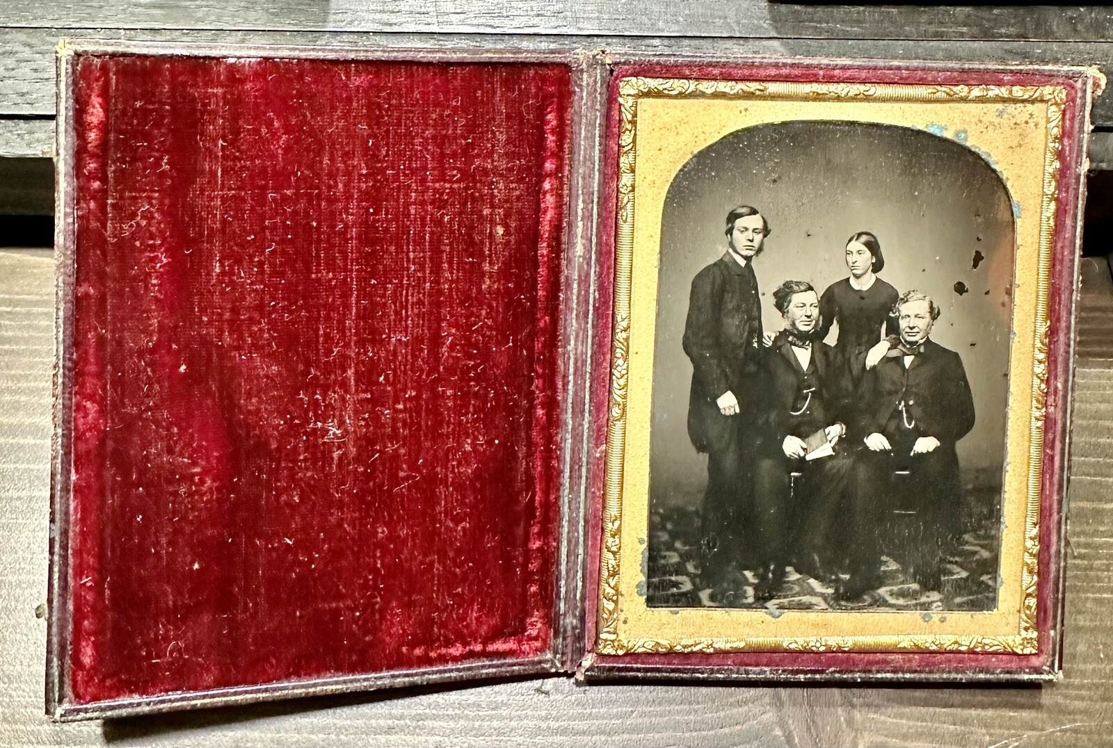 1/4 Group Photo 1850s Ambrotype Leather Case 1/4 Group Photo 1850s Ambrotype Leather Case
