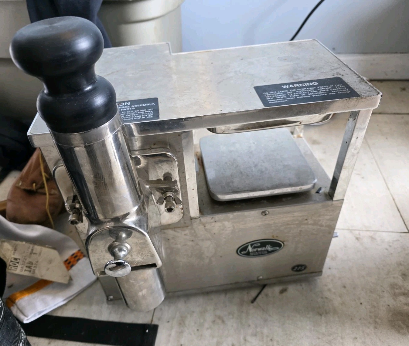 Norwalk 275 Stainless Steel Cold Pressed Juicer Compact Kitchen Top Unit 2-Stage