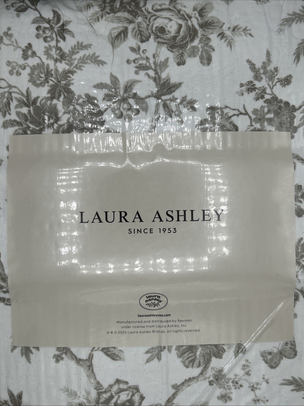 NEW Laura Ashley Queen Quilt Set, Soft Bedding Walled Garden Brown NEW Laura Ashley Queen Quilt Set, Soft Bedding Walled Garden Brown