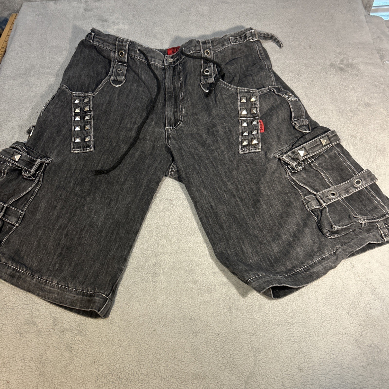 Vintage Rare Tripp NYC Cargo Shorts XL Gray Baggy Skulls Goth Grunge Punk Skater Vintage Rare Tripp NYC Cargo Shorts XL Gray Baggy Skulls Goth Grunge Punk Skater
