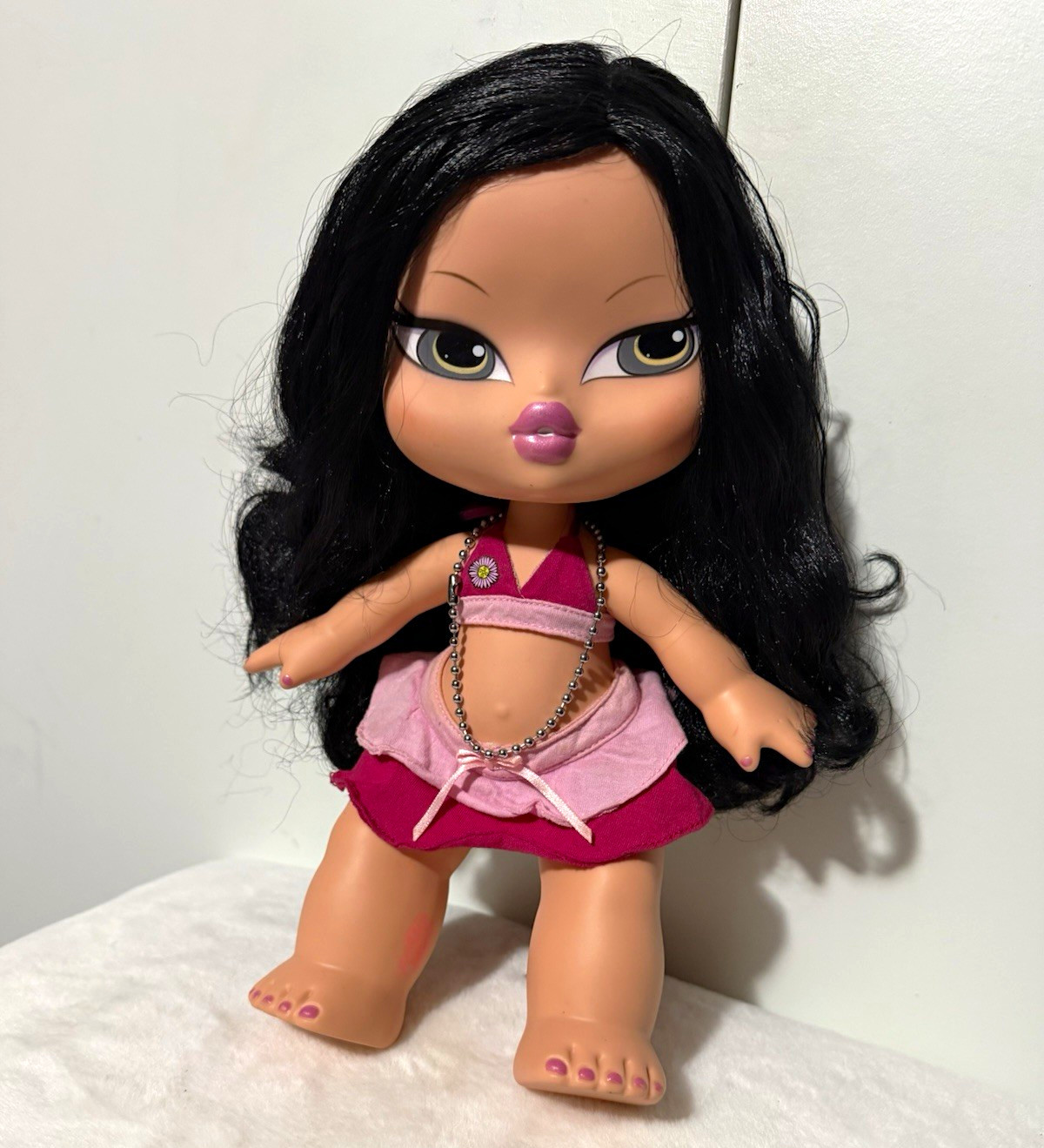 Bratz Babyz Jade Fashion Doll 8in Black Wavy Hair Green Eyes Removable Outfit