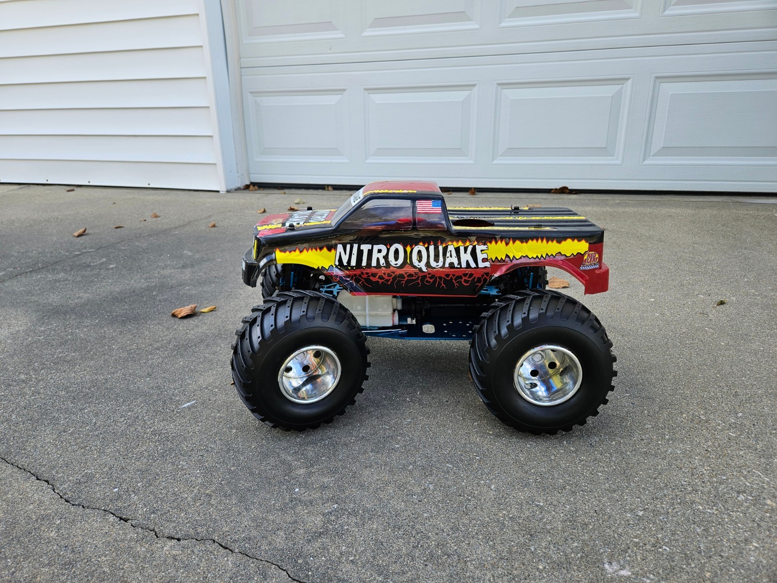 Duratrax Nitro Quake Nitro Truck 1/8 Roller