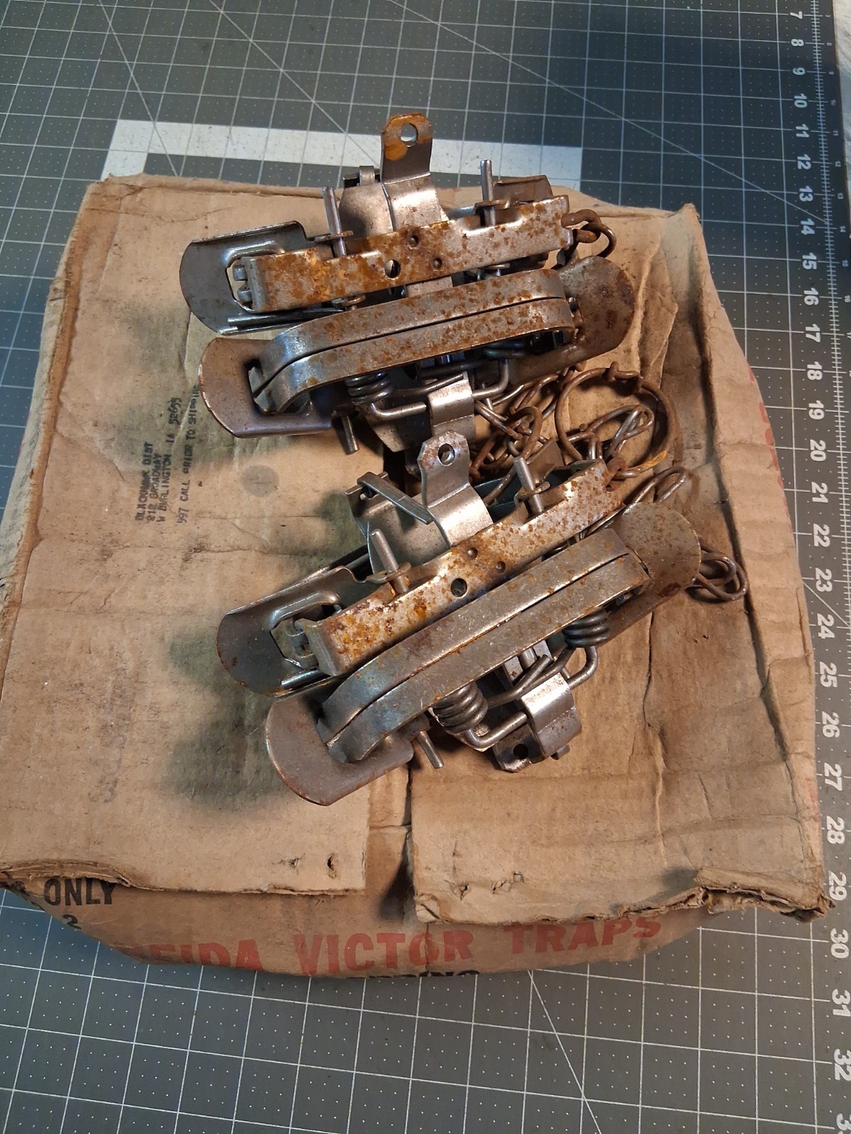 Vintage Animal Trap 4 pack no2 #2 new old stock 1970s victor coil spring fox