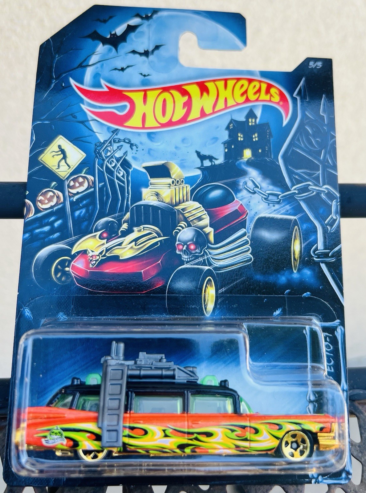 2015 Hot Wheels Happy Halloween Orange Ghostbusters Ecto-1