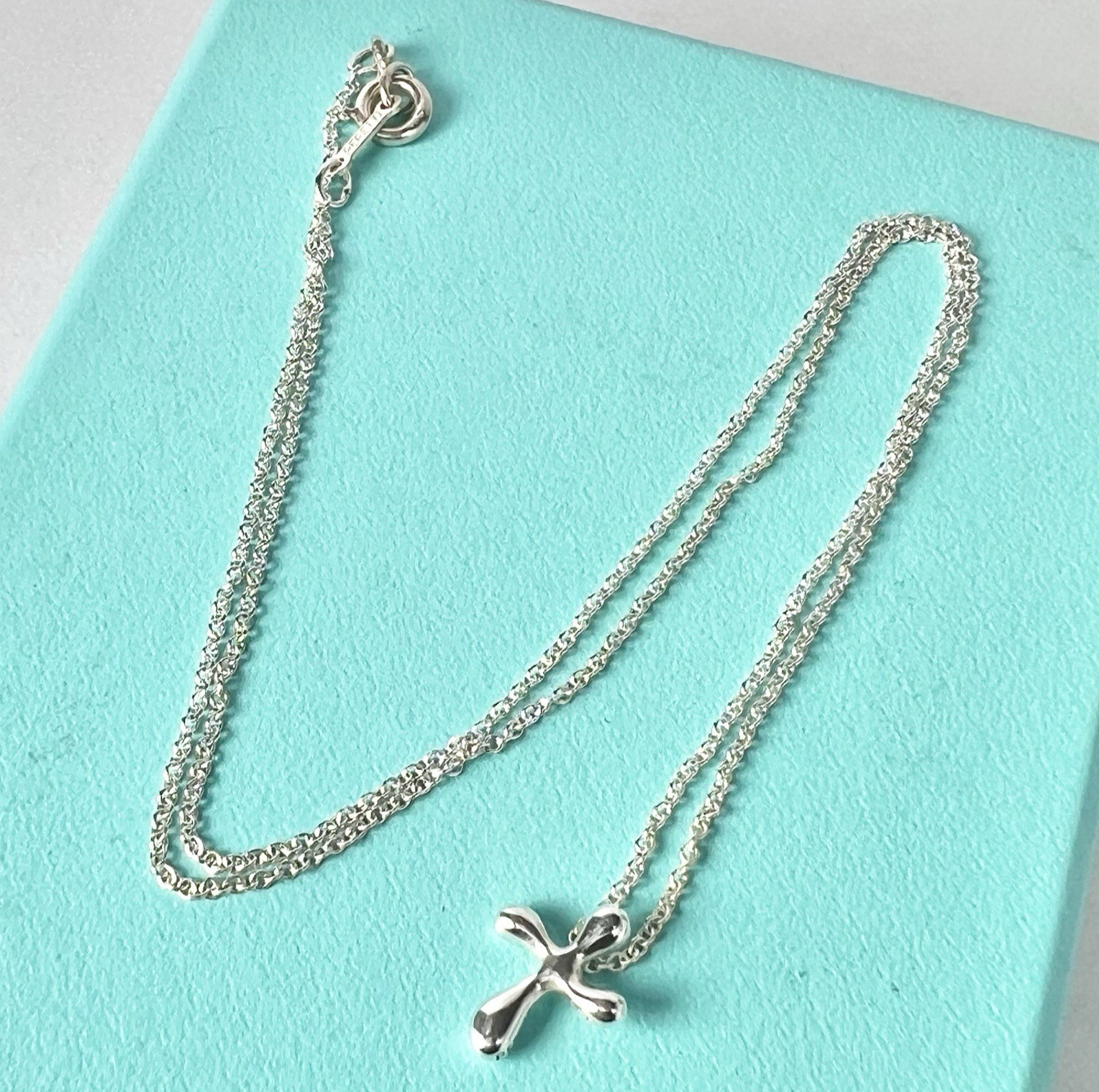 TIFFANY & Co. Elsa Peretti Small Cross Pendant Necklace Sterling Silver 925