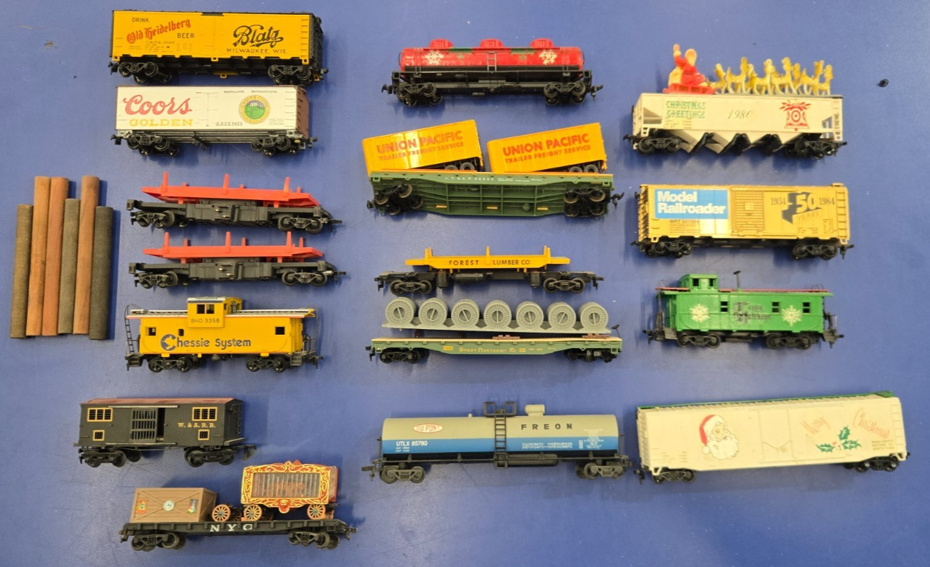 16pc Lot HO Gauge Athern Mantua Misc Freight Cars Loco Plastic Wheels