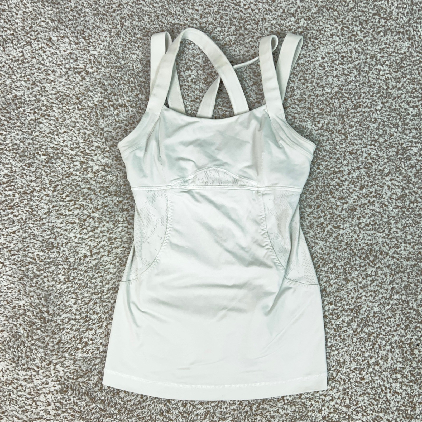 Lululemon Tank Top Womens 6 White Athletic Strappy Back Built in Bra Mesh Pocket