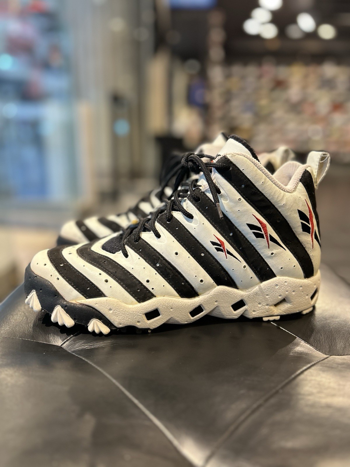Vintage 1996 Reebok Big Hurt Frank Thomas Size 9.5 Men’s Shoes Vintage 1996 Reebok Big Hurt Frank Thomas Size 9.5 Men’s Shoes