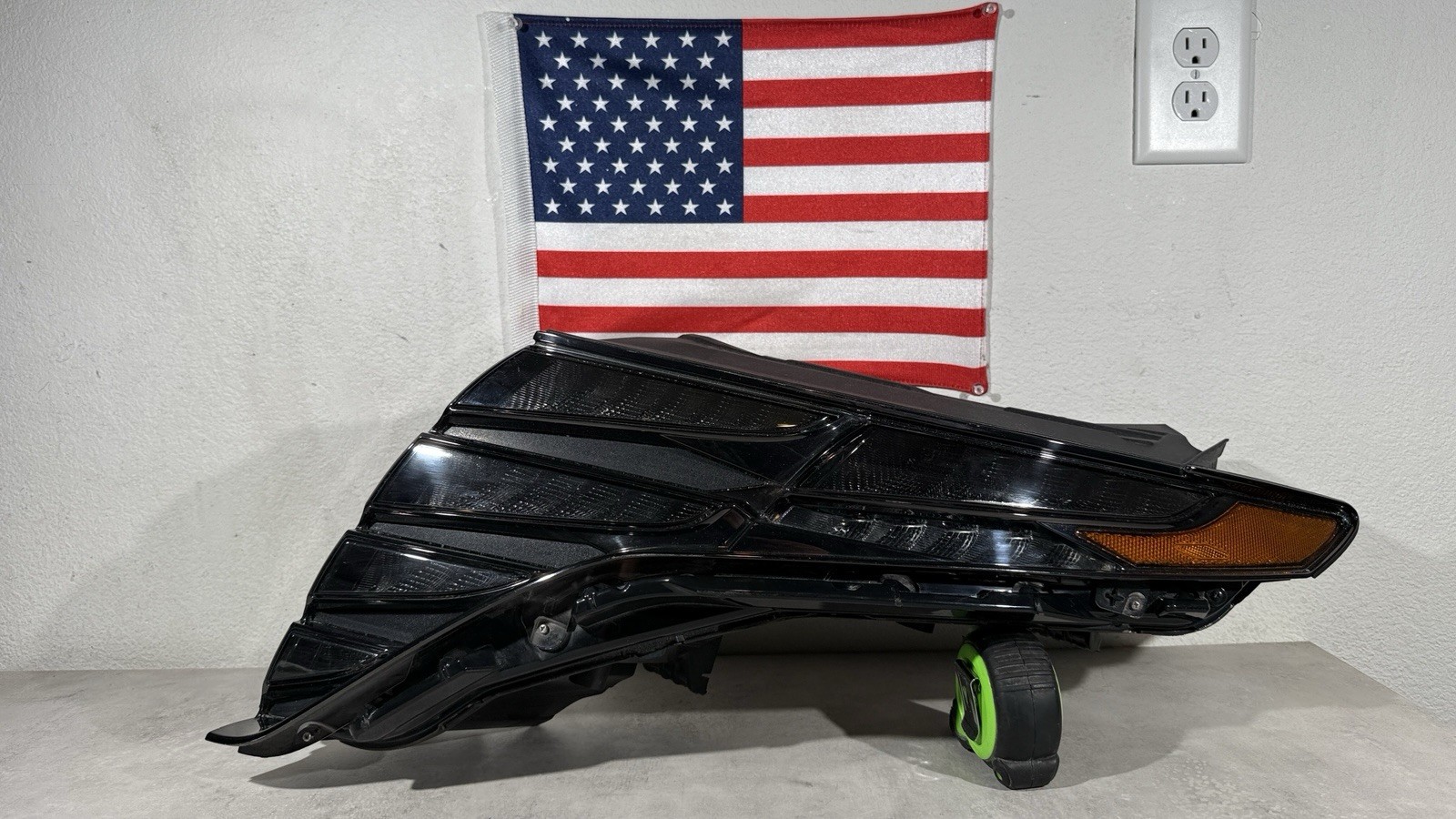Nice 2022-2024 Hyundai Tucson LED DRL Headlight Left Dark Trim OEM 92207-CW2000