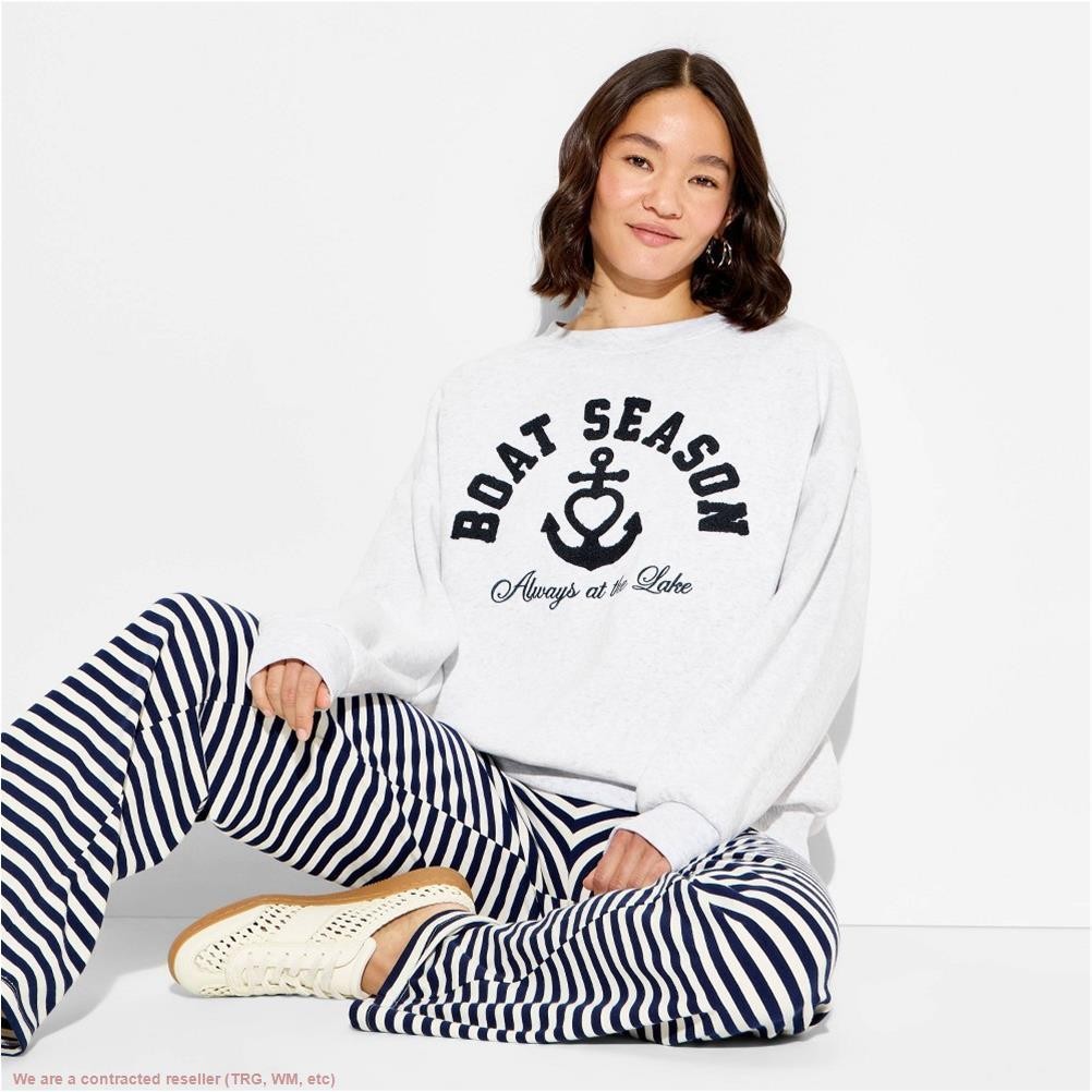 Women\'s Crewneck Boat Season Graphic Sweatshirt - Heather Gray XL *SEE DEAL*