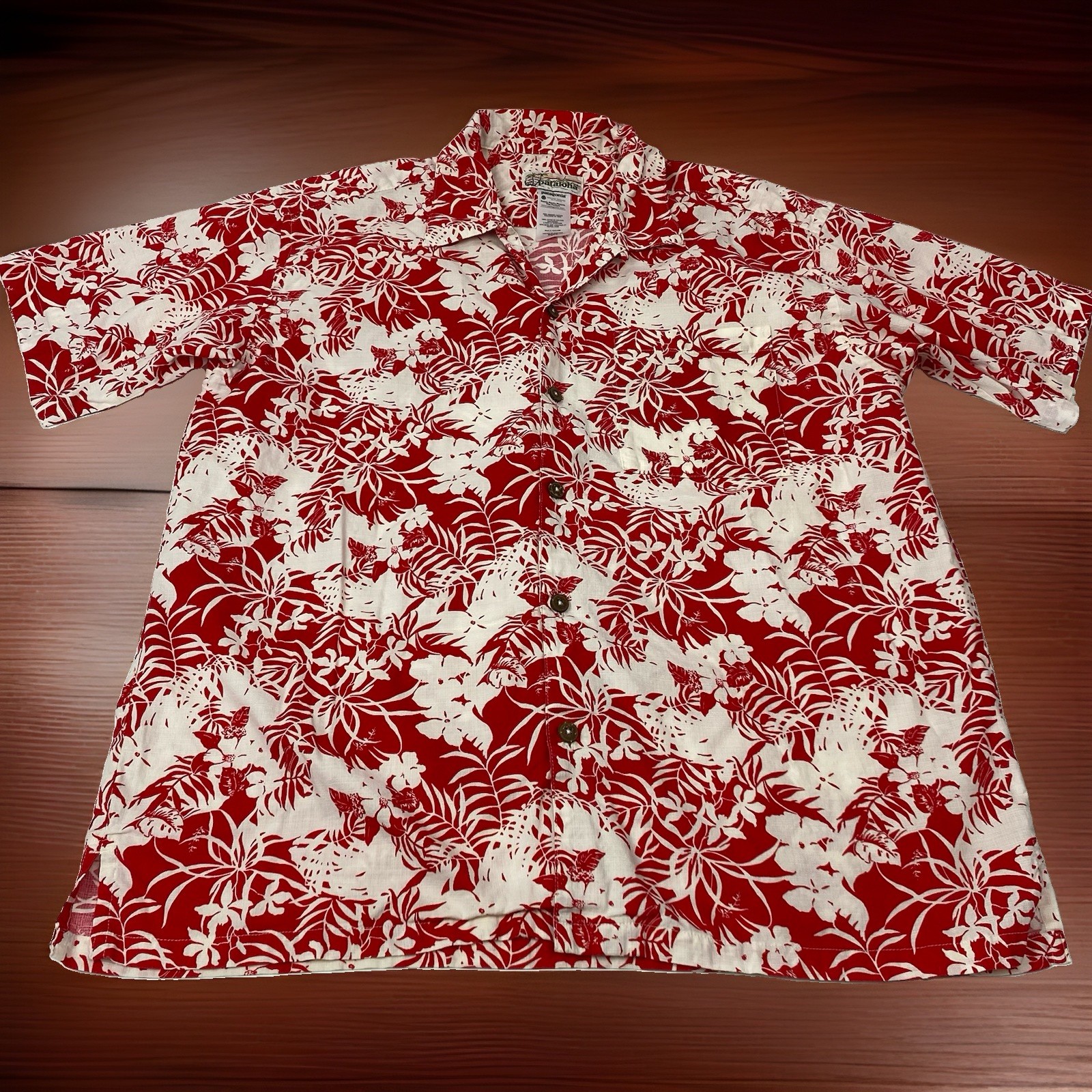 Pataloha Patagonia Men’s L Large Red White Short Sleeve Floral  Hawaiian Shirt