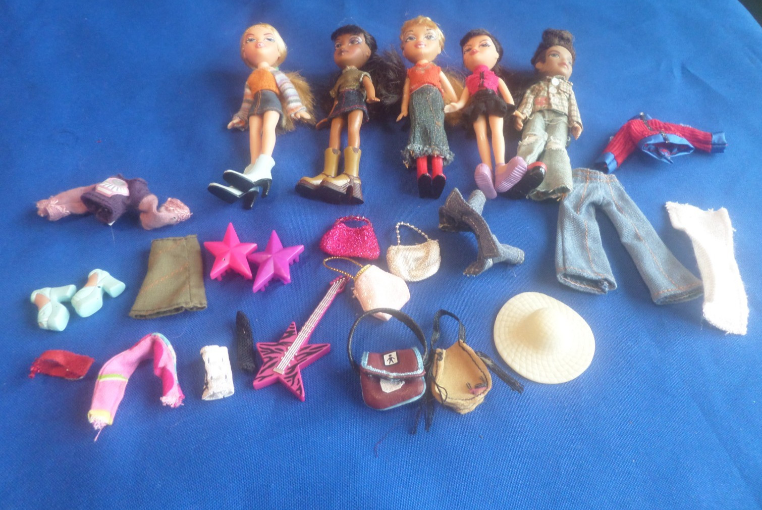 VINTAGE LIL BRATZ DOLLS  AND ACCESSORIES LOT