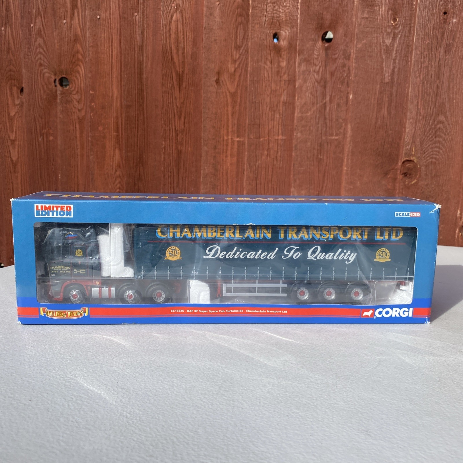 Corgi 1:50 Scale CC13225 DAF XF Super Space Cab Curtainside Chamberlain LTD Ed Corgi 1:50 Scale CC13225 DAF XF Super Space Cab Curtainside Chamberlain LTD Ed
