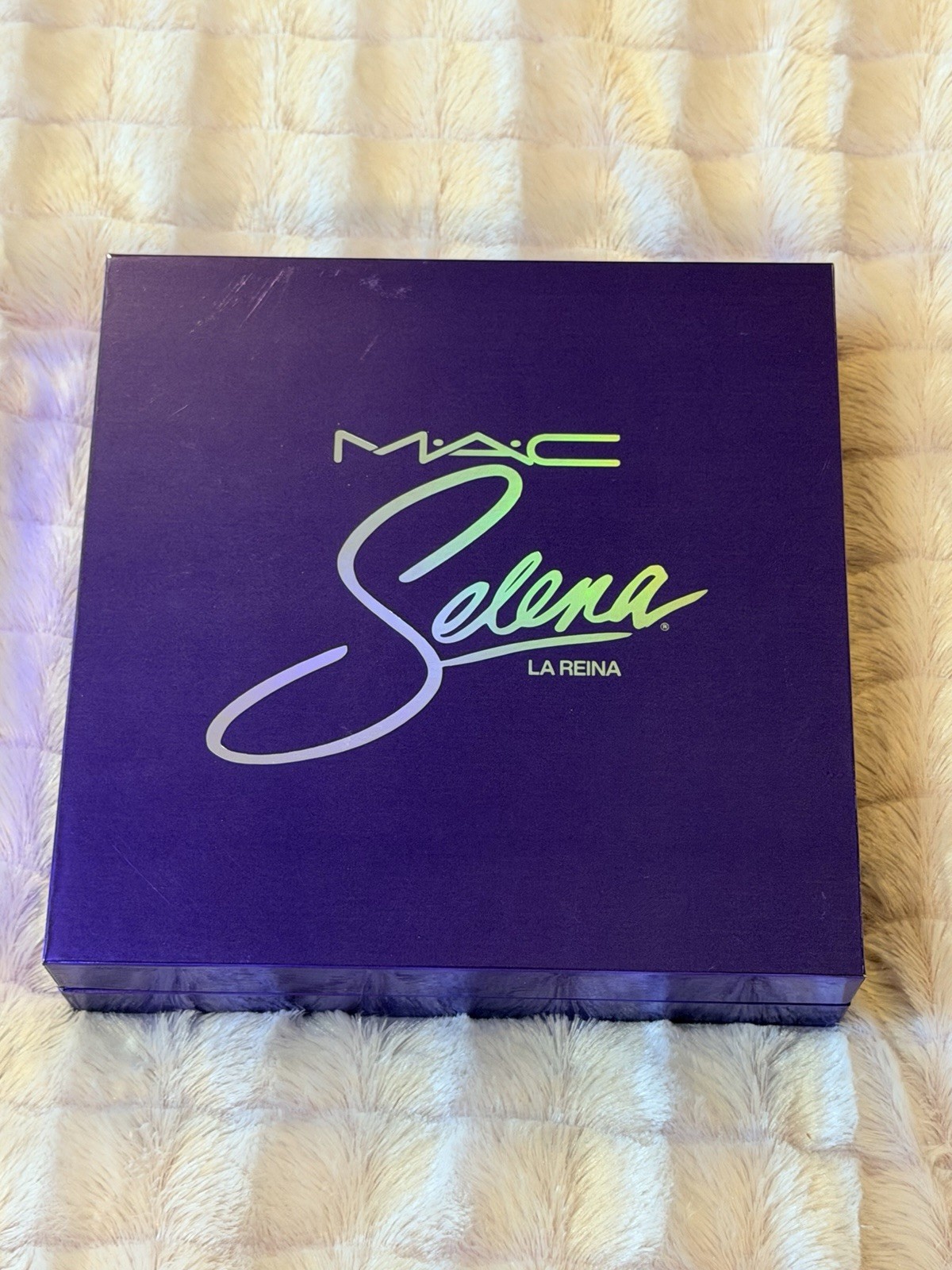 M·A·C Selena La Reina Makeup Vault Set with Cosmetic Bag M·A·C Selena La Reina Makeup Vault Set with Cosmetic Bag